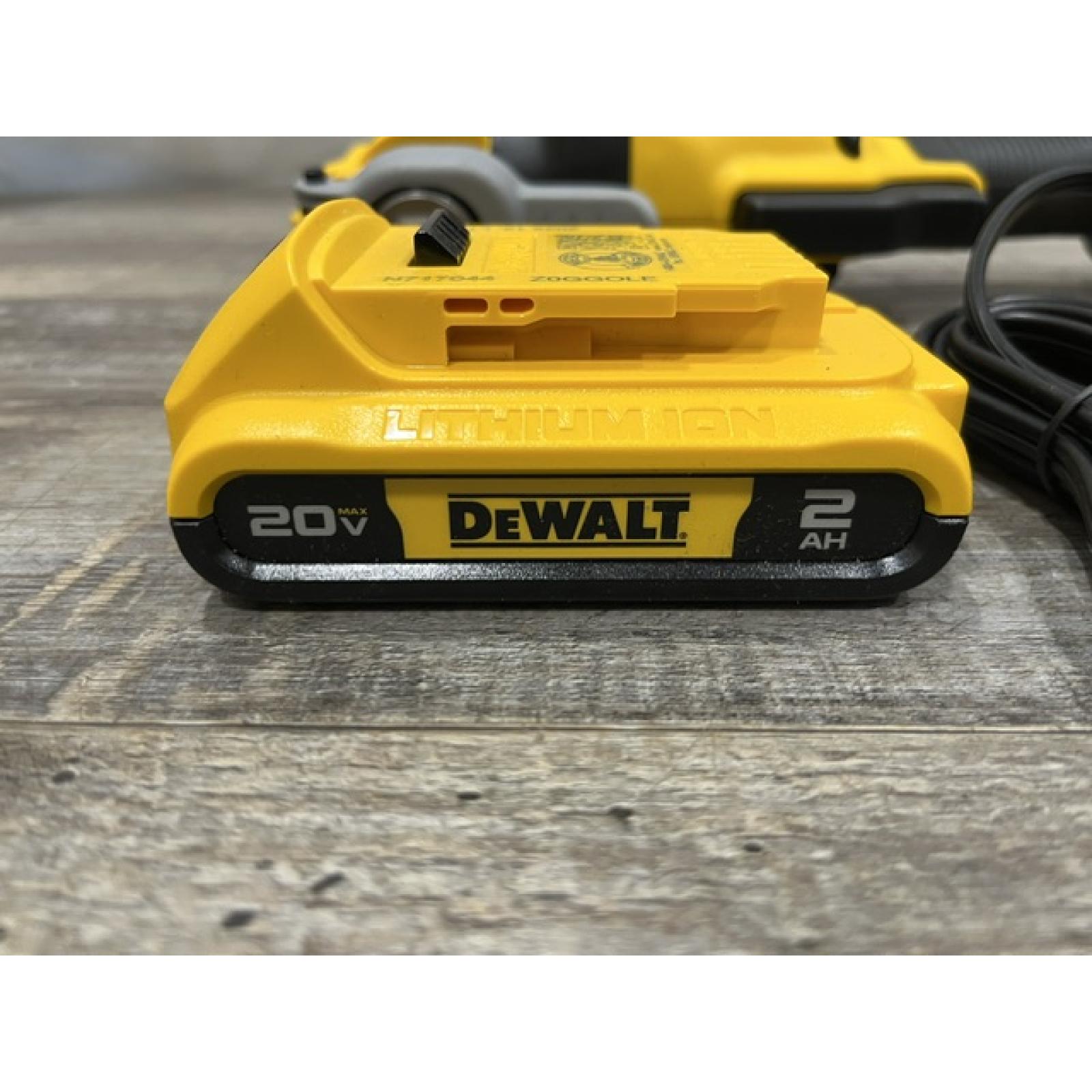 AS-IS DEWALT 20V MAX XR Cordless Brushless 3-Speed Oscillating Multi Tool Kit