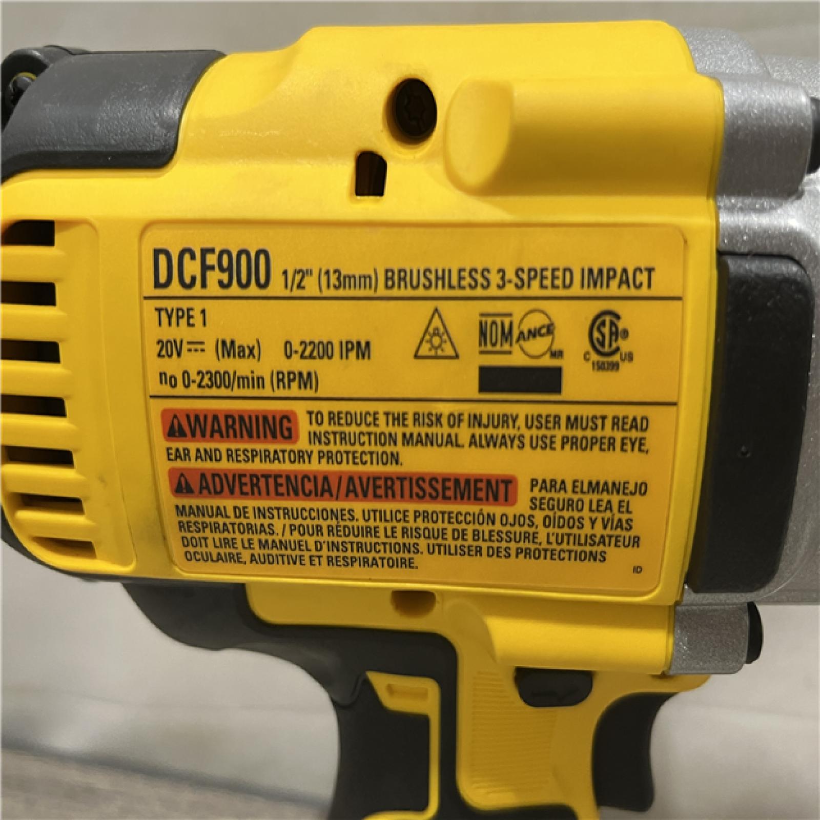 AS-IS DEWALT 20V MAX Lithium-Ion Cordless 1/2 in. Impact Wrench Kit