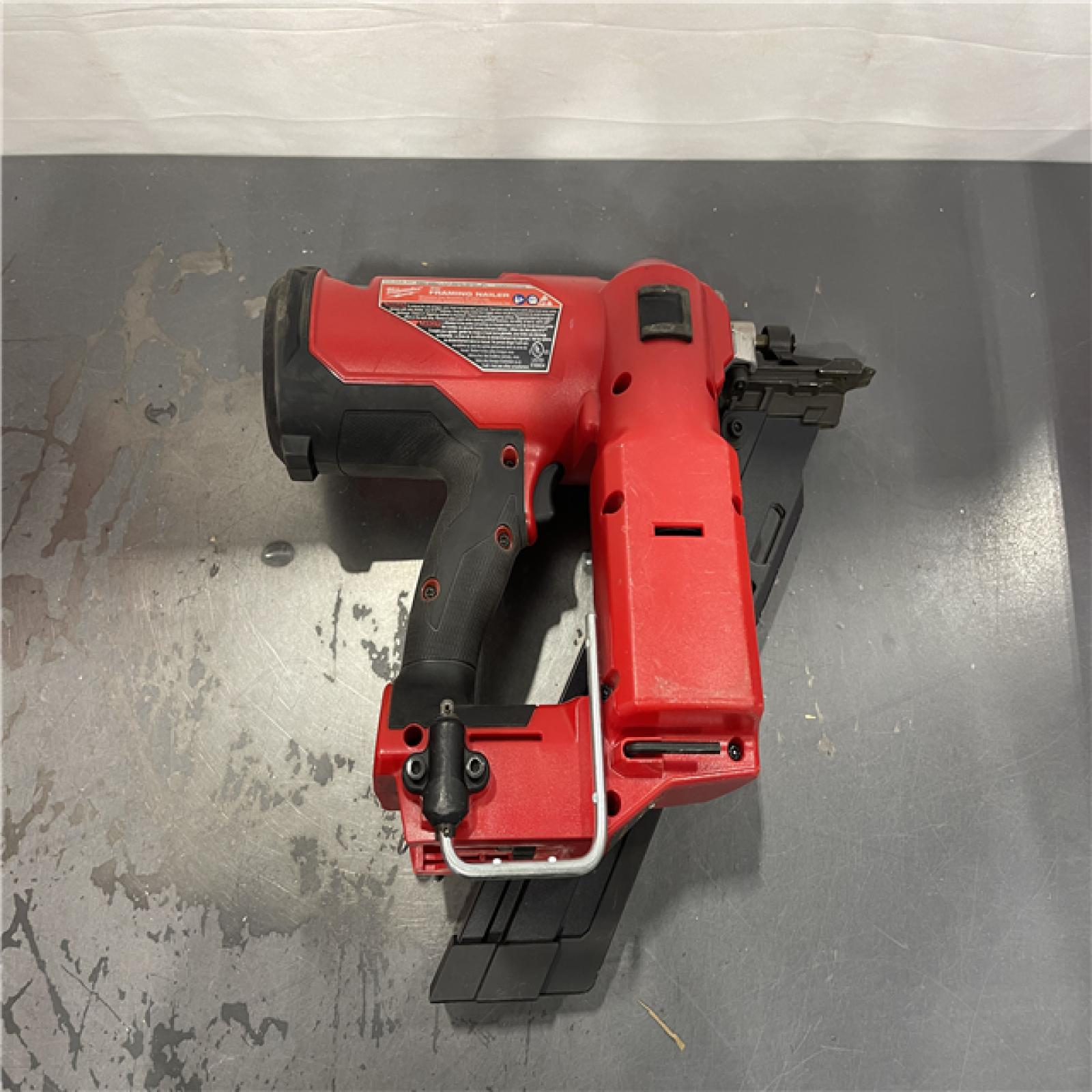 AS-IS- Milwaukee M18 FUEL 30 Degree Framing Nailer (TOOL ONLY)