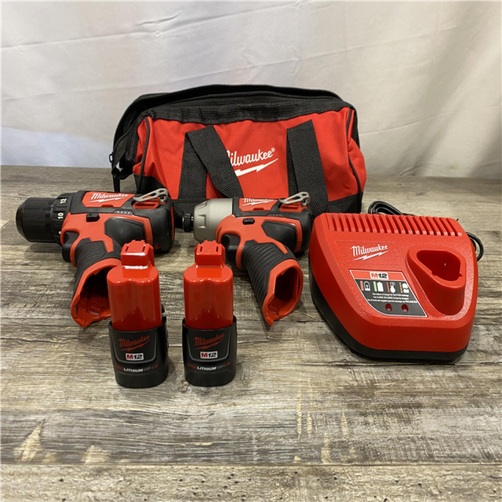 AS-IS  Milwaukee 12V Lithium-Ion Cordless Drill Driver/Impact Driver Combo Kit