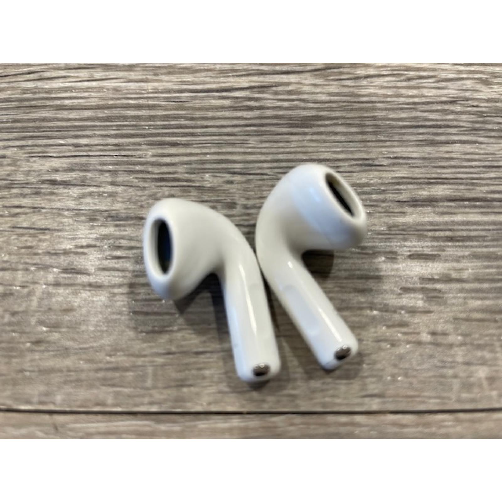 AS-IS Apple Airpods 4 Wireless Charging Case