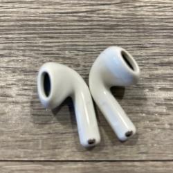 AS-IS Apple Airpods 4 Wireless Charging Case