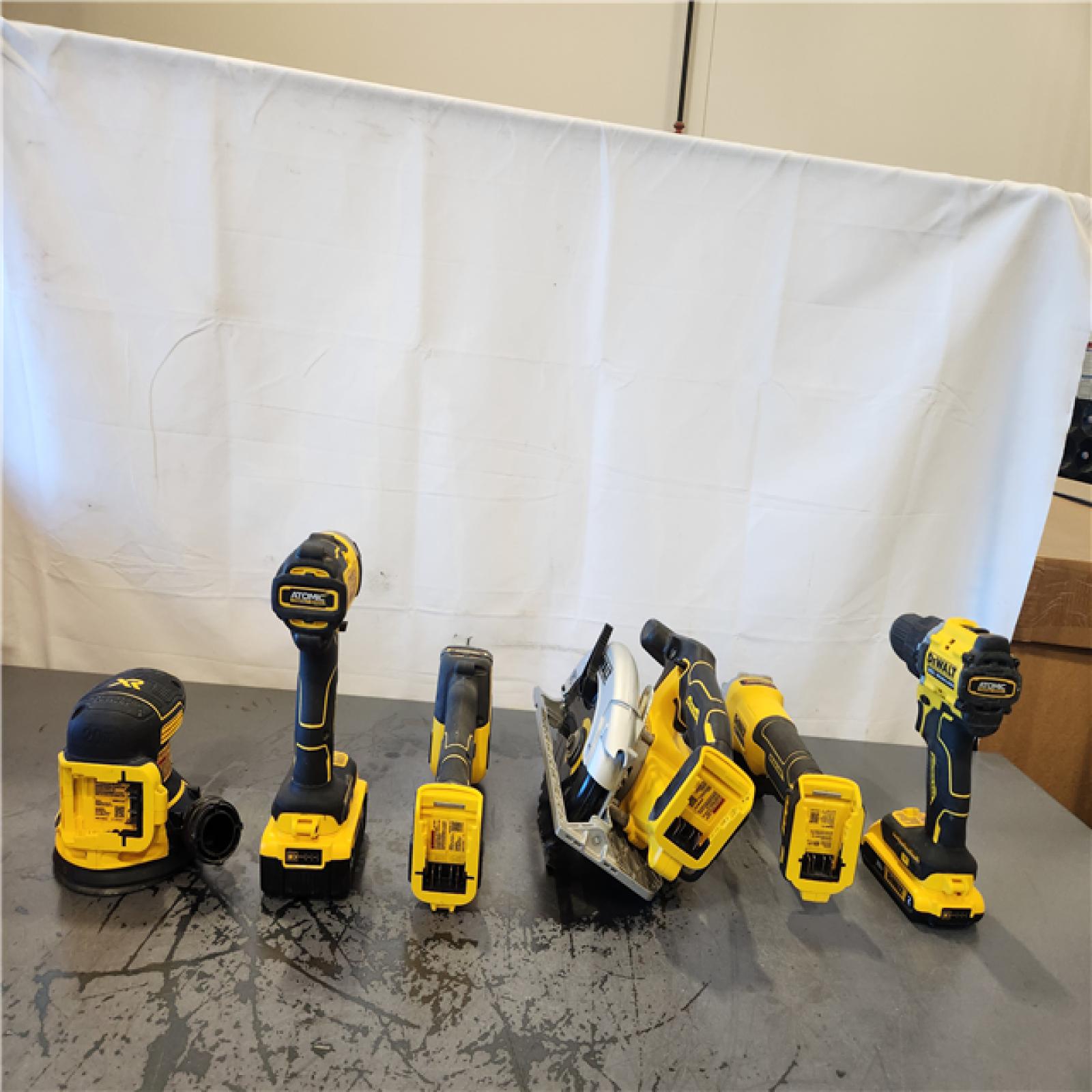 AS-IS- DEWALT 20V Lithium-Ion Cordless 6-Tool Combo Kit with 5.0 Ah and 2.0 Ah Batteries  Charger and Tough System 2.0 Rolling Toolbox