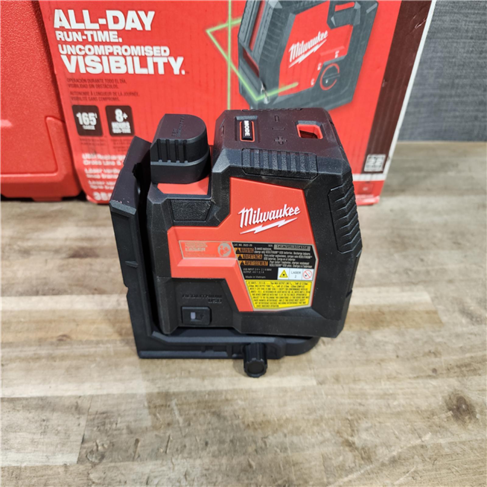 HOUSTON LOCATION - AS-IS Milwaukee-3522-21 Green Beam Laser Cross Line Plumb Point Rechargeable USB Kit