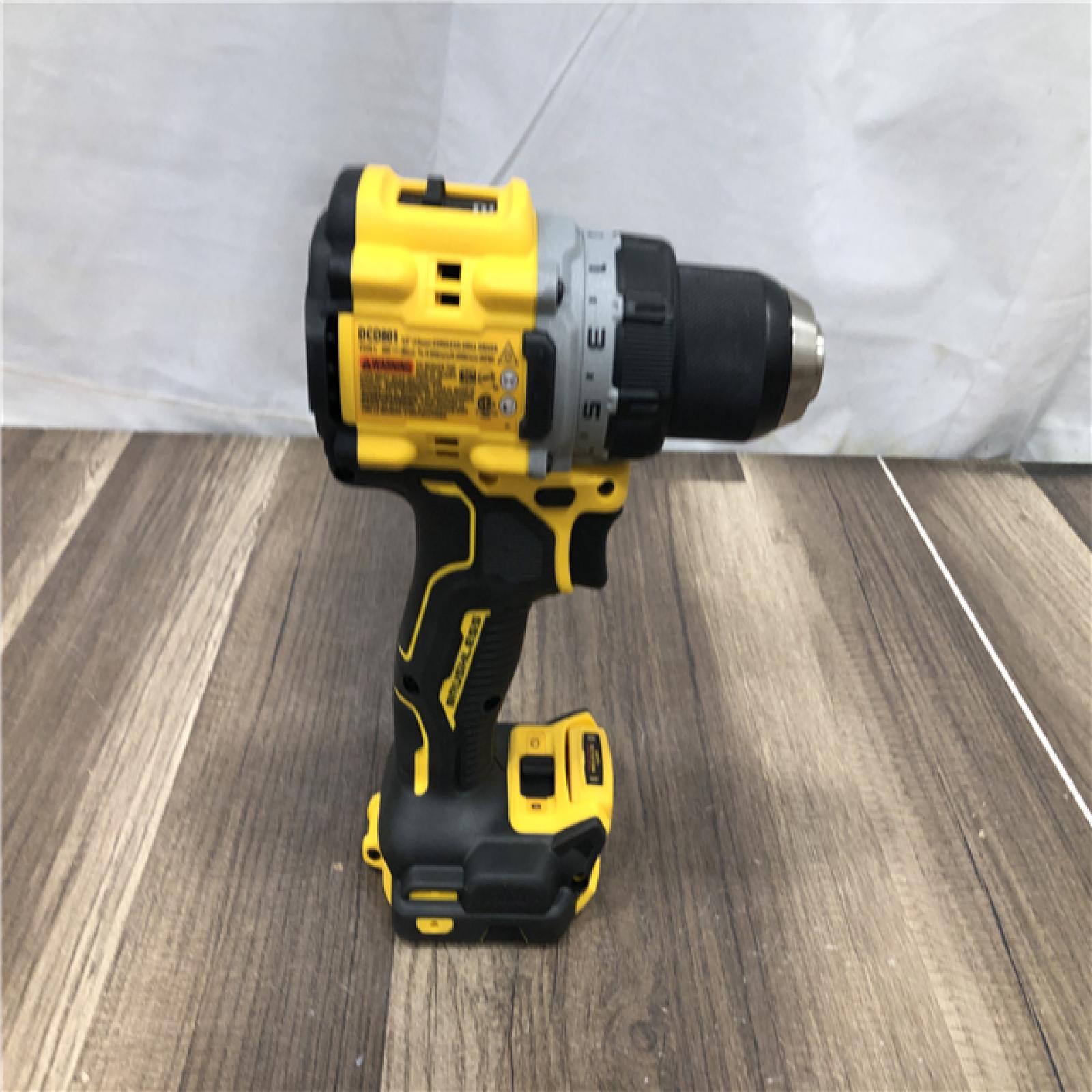 AS-IS DEWALT 20V XR Lithium-Ion Cordless Brushless 1/2 in. Drill/Driver Kit