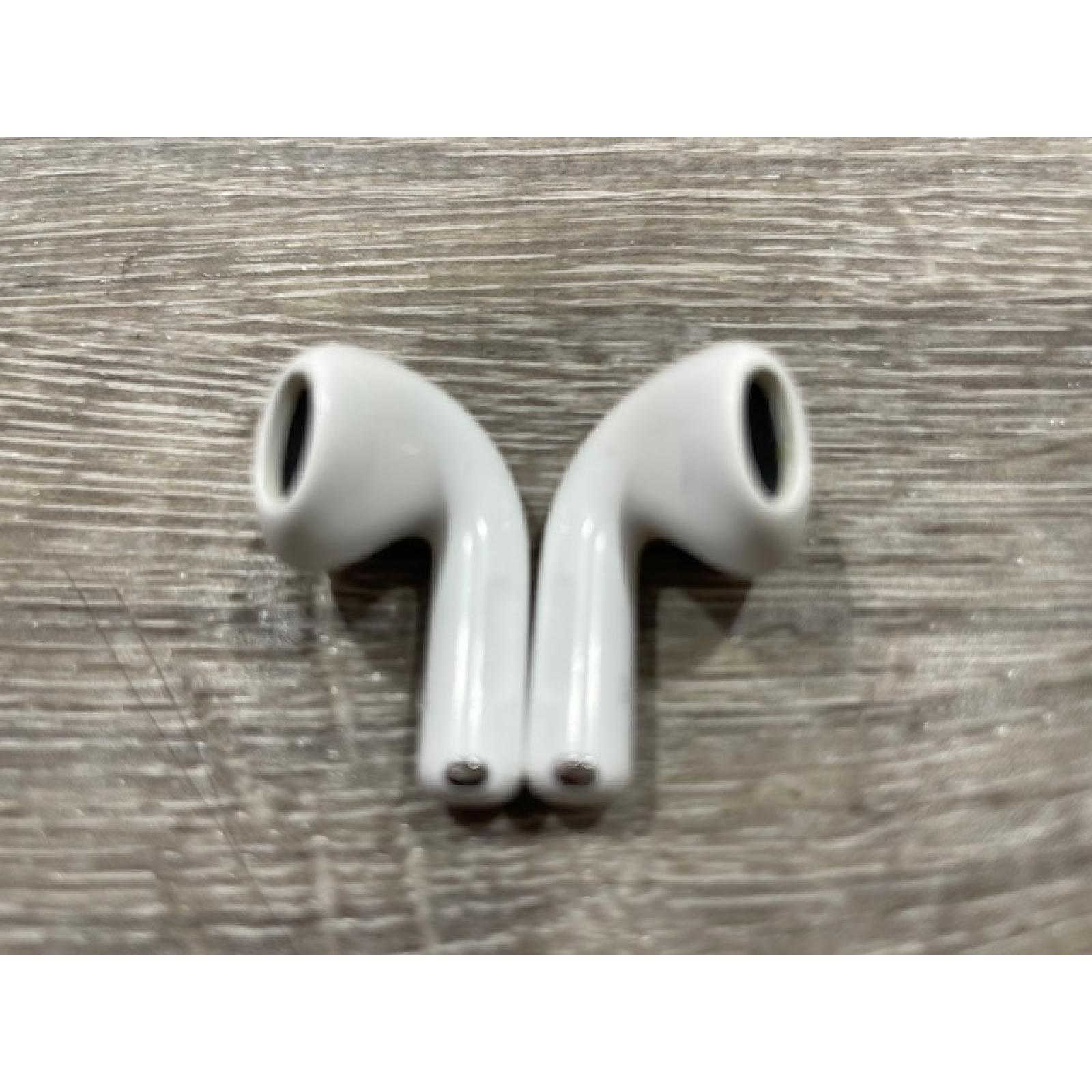 AS-IS Apple Airpods 4 Wireless Charging Case