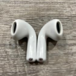 AS-IS Apple Airpods 4 Wireless Charging Case