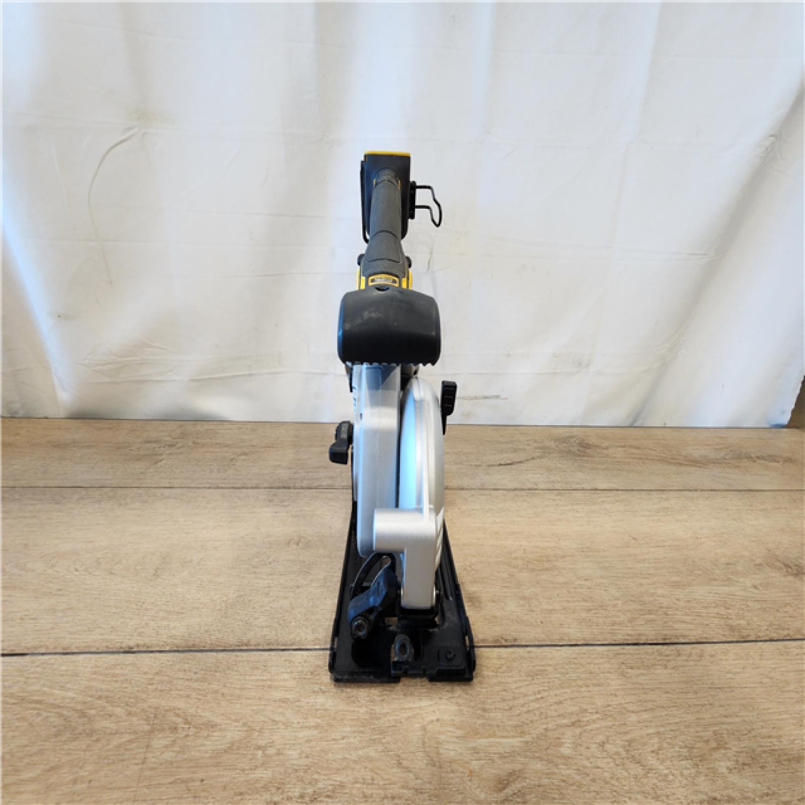 AS-IS- DEWALT ATOMIC 20V MAX Cordless Brushless 4-1/2 in. Circular Saw (Tool Only)