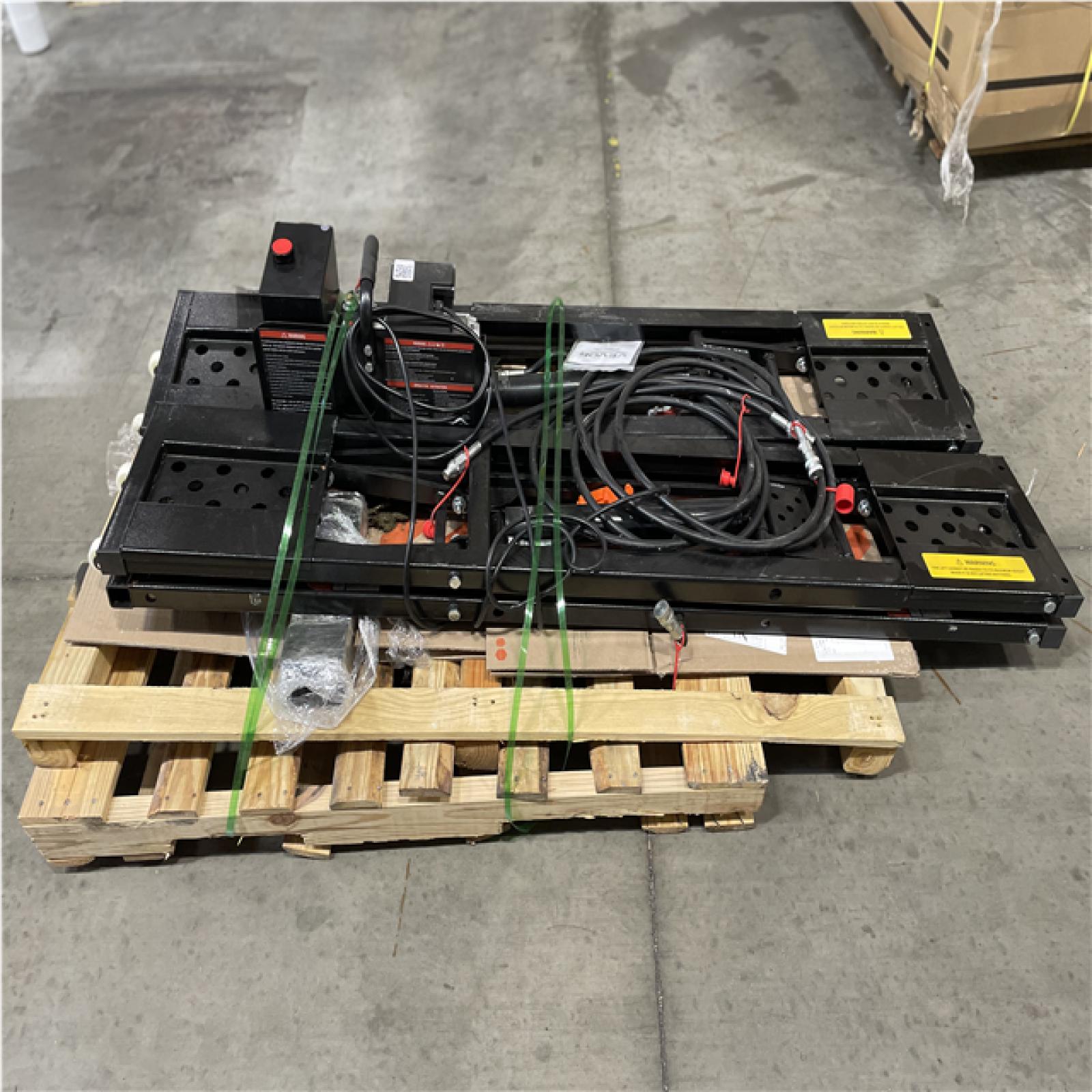 DALLAS LOCATION- SKYSHALO Vevor JT-9000 lbs. Portable Car Lift 28 in. Max Height