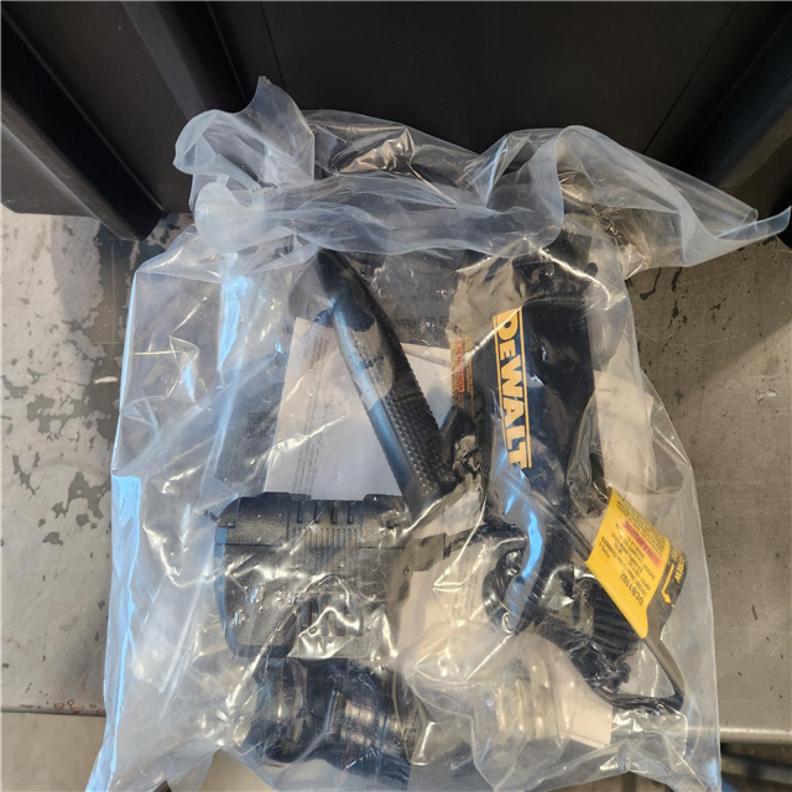 AS-IS- Dewalt 20-Volt MAX ToughSystem Lithium-Ion 6-Tool Cordless Combo Kit