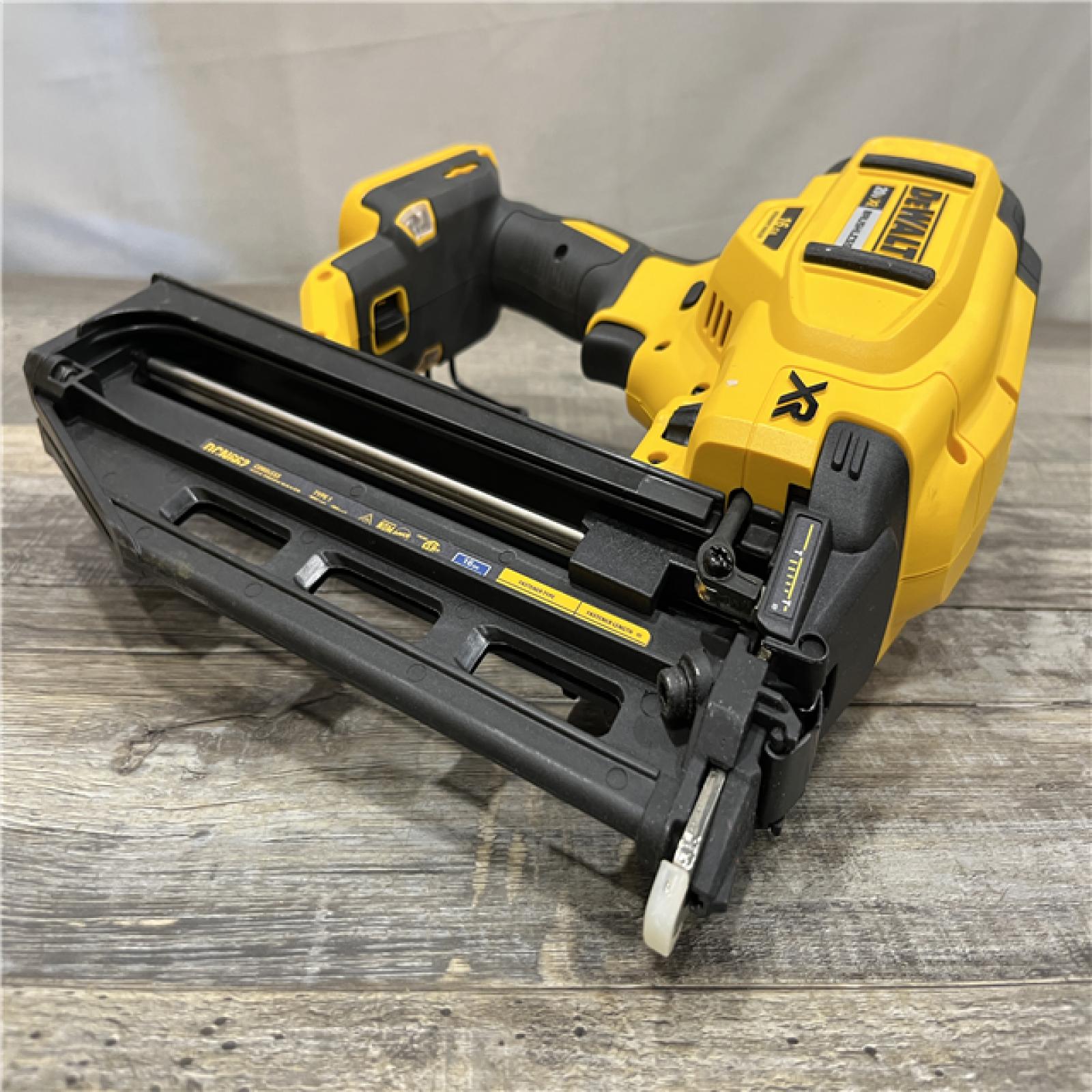 AS-IS DEWALT 20V MAX XR 16-Gauge Lithium-Ion Cordless Finish Nailer (Tool Only)