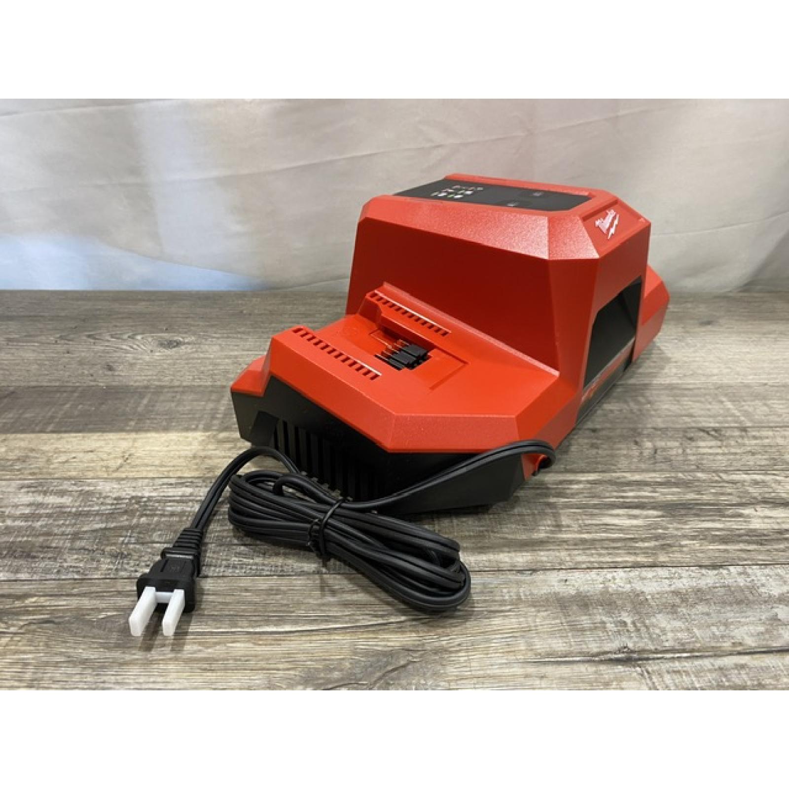 AS-IS Milwaukee 18V Lithium-Ion REDLITHIUM FORGE 8.0 Ah Battery Pack with 18V Dual Bay Simultaneous Super Charger