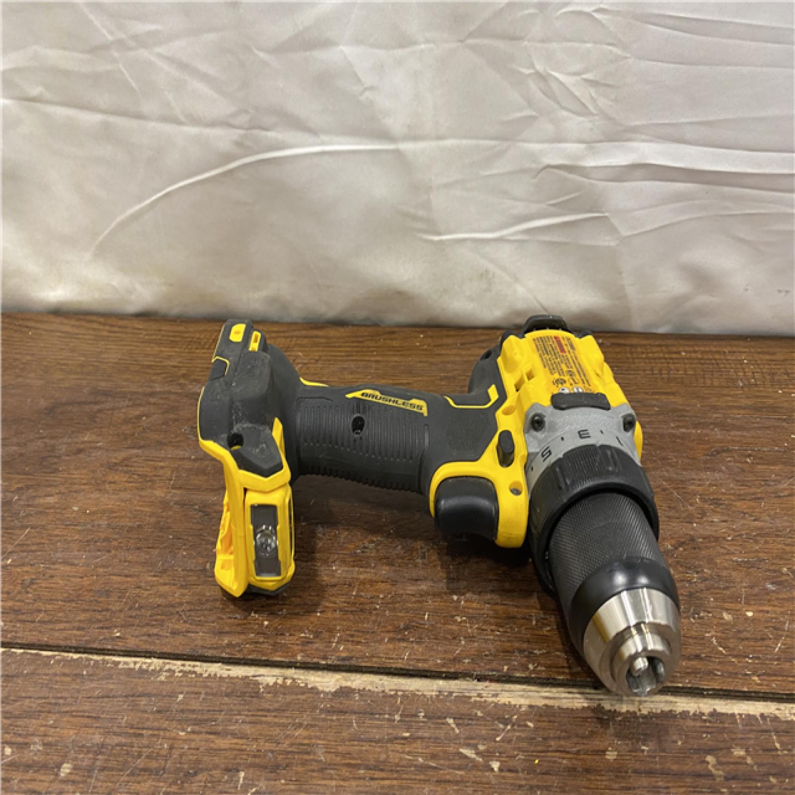 AS-IS DEWALT 20V MAX XR Brushless Cordless 1/2 Drill/Driver Kit