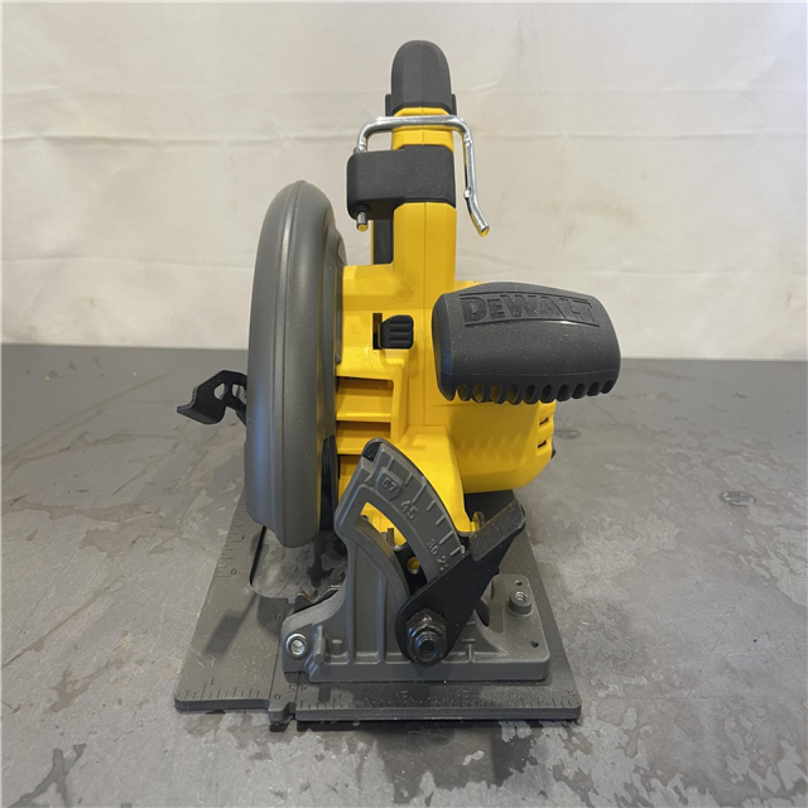 AS-IS- DeWALT Flexvolt Max 7-1/4 60V Brushless Circular Saw (Tool Only)