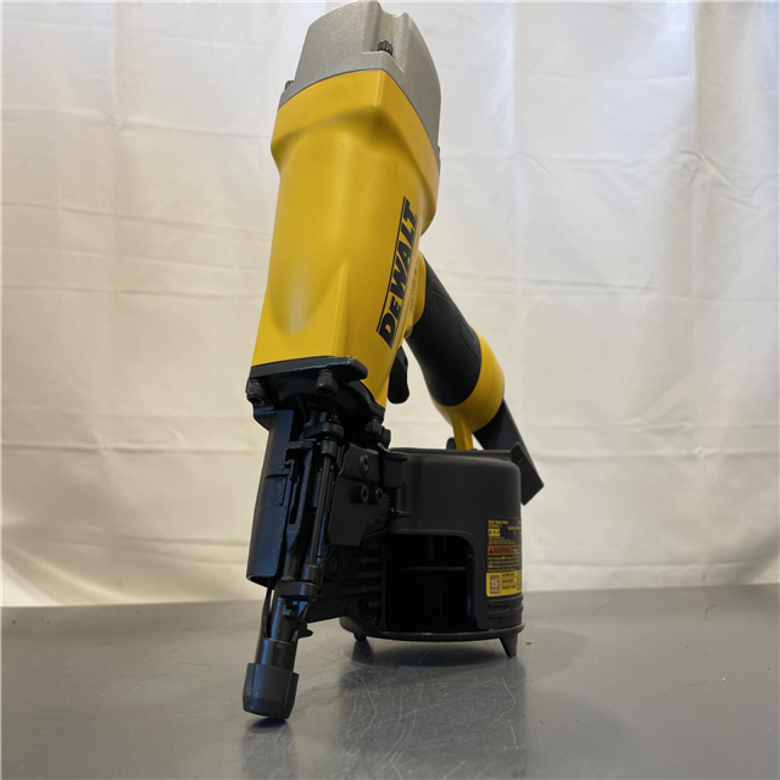 AS-IS - DEWALT 2-1/2 Inch 15 Degree Coil Siding and Fencing Nailer