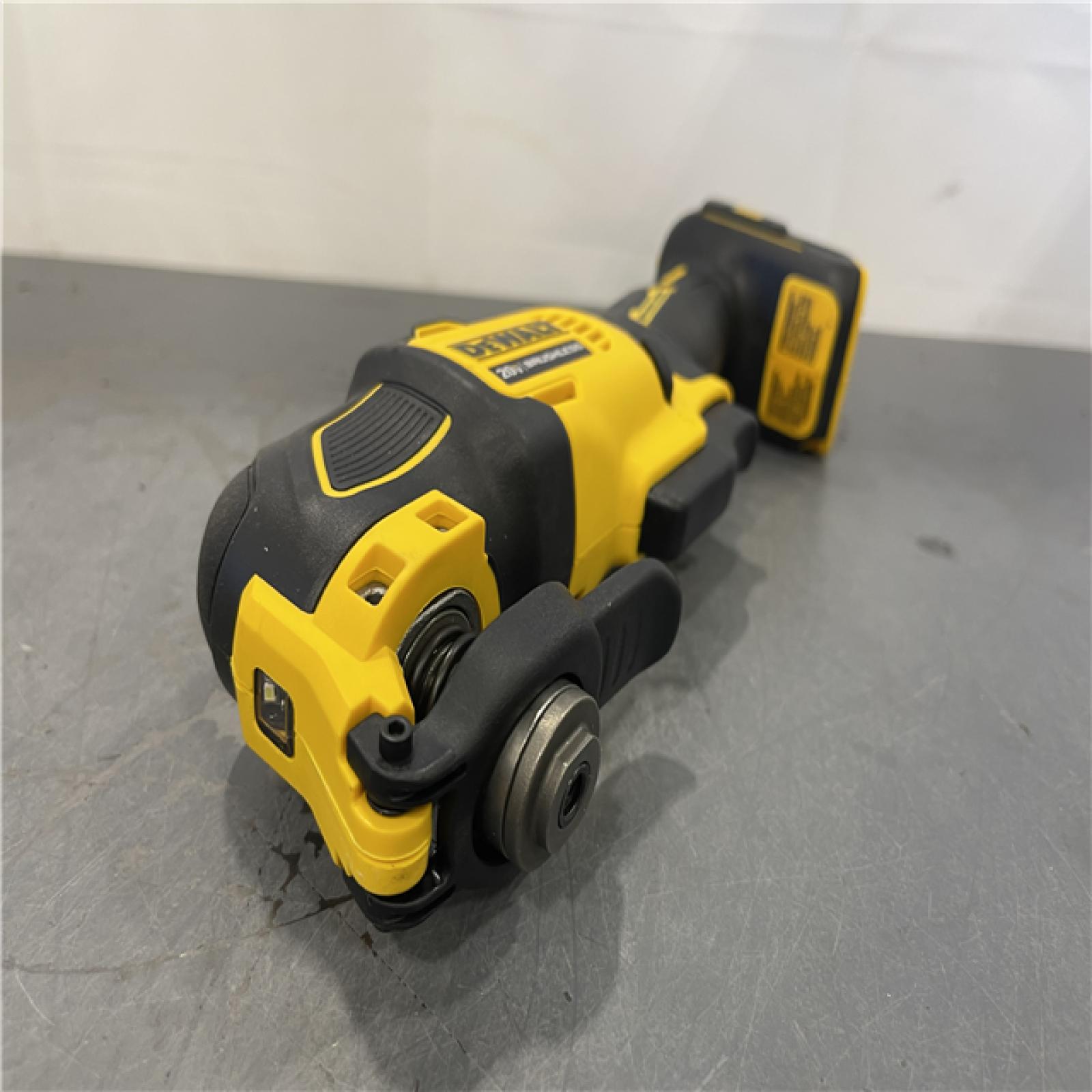AS-IS - DEWALT ATOMIC 20V MAX Cordless Brushless Oscillating Multi Tool