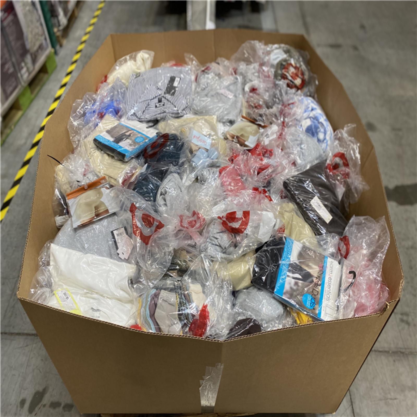 DALLAS LOCATION- NEW!- BULLSEYE MIXED CLOTHING PALLET (300 UNITS)