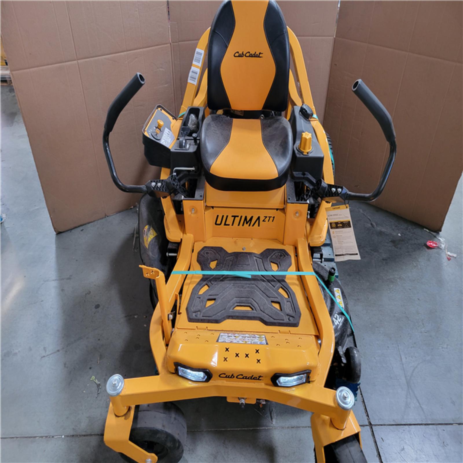 CALIFORNIA AS-IS CUB CADET ULTIMA ZT1 42 SIT DOWN RIDING LAWN MOWER