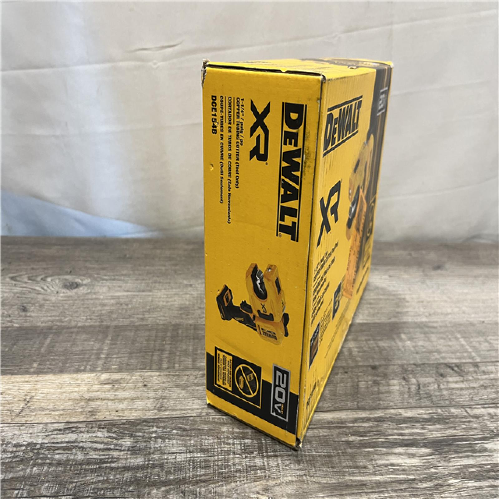 NEW - DEWALT 20-Volt MAX XR Copper Cutter (Tool Only)