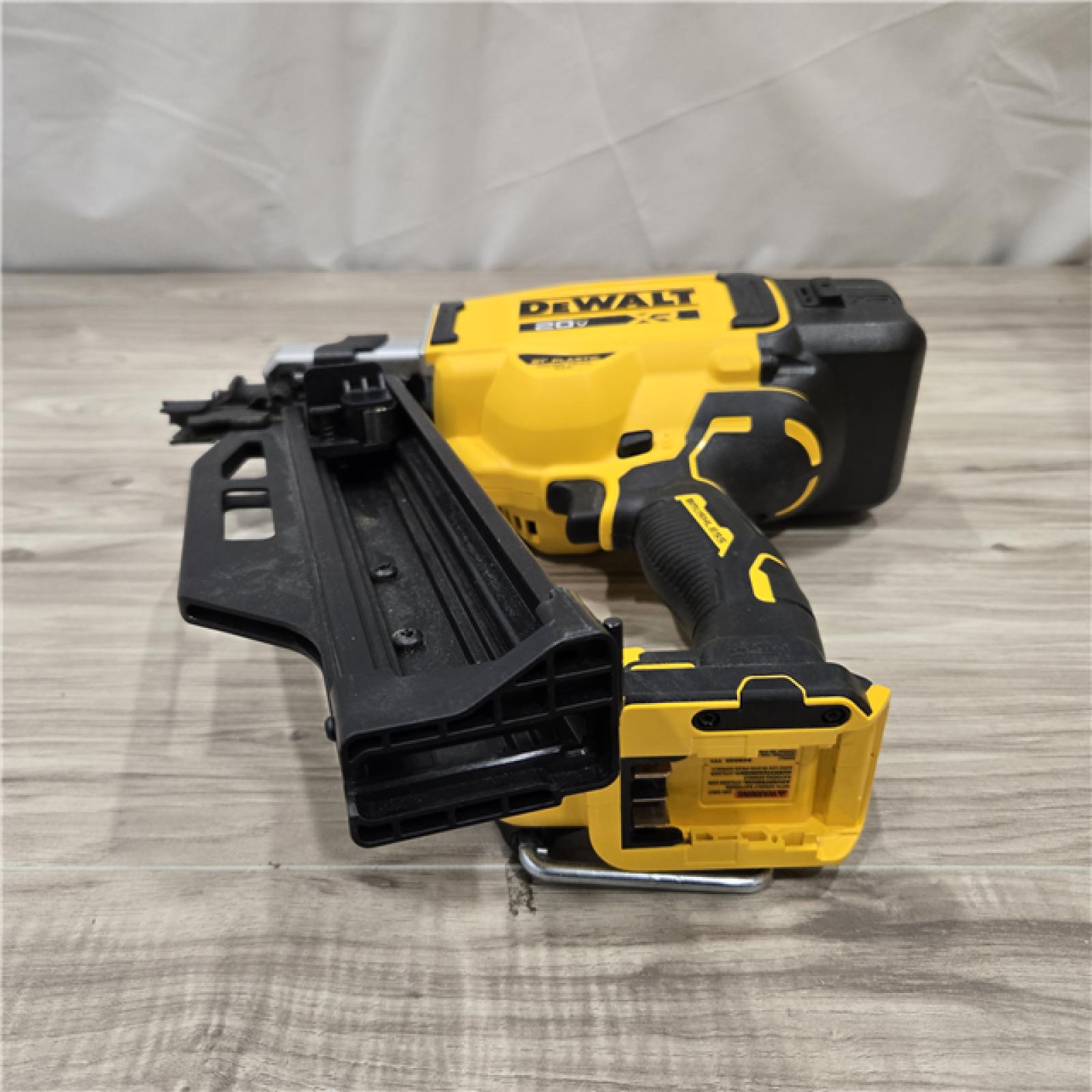 AS-IS DEWALT 20-Volt 21° Cordless Framing Nailer (Tool-Only)