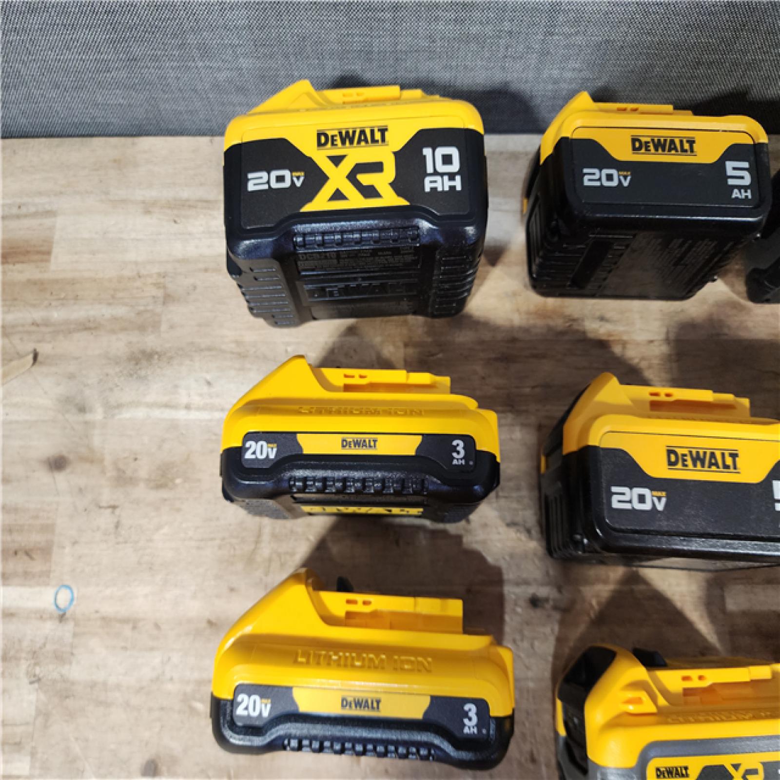 HOUSTON LOCATION - AS - IS DEWALT BATTERY PACK QTY - 10