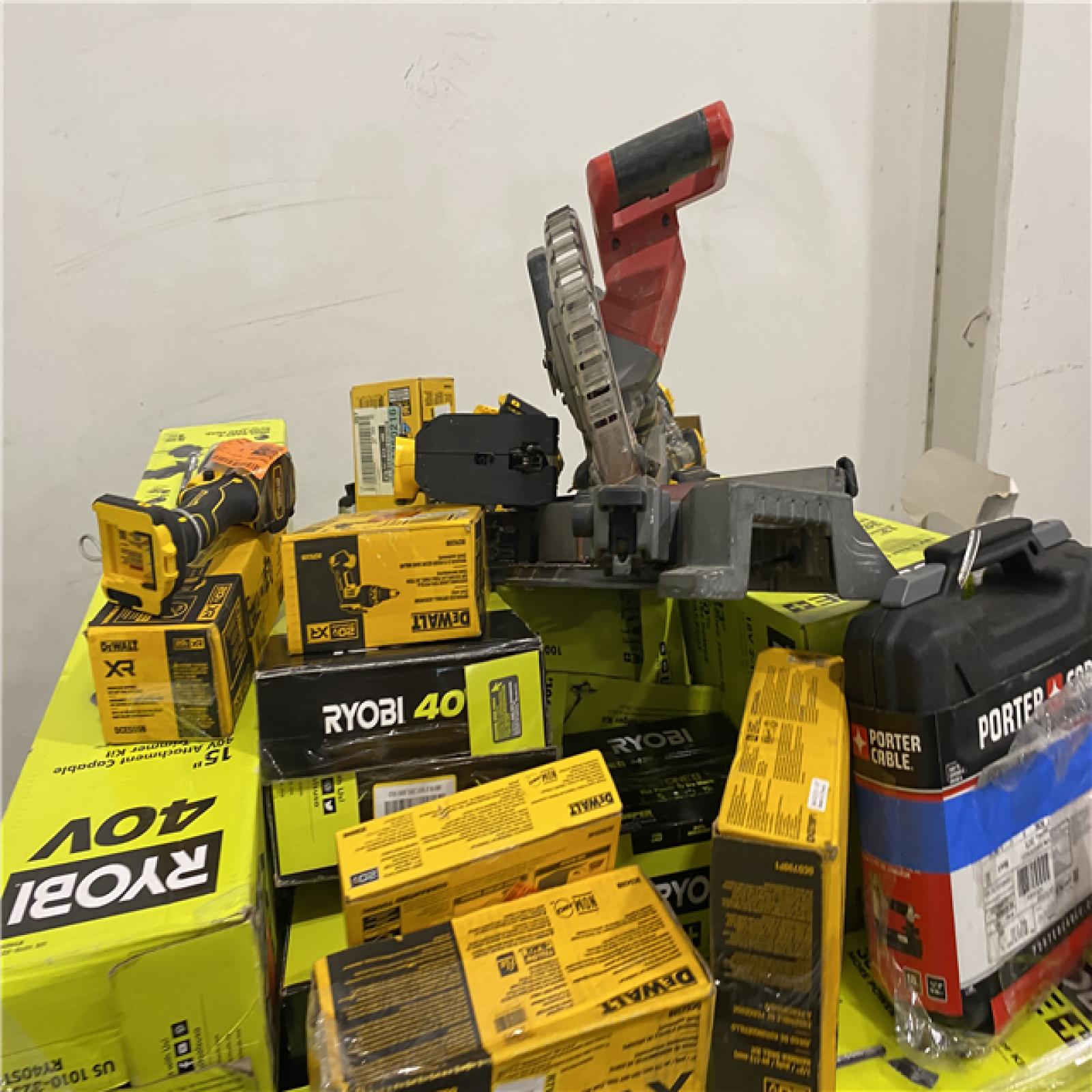 Dallas Location - As-Is Tool Pallet