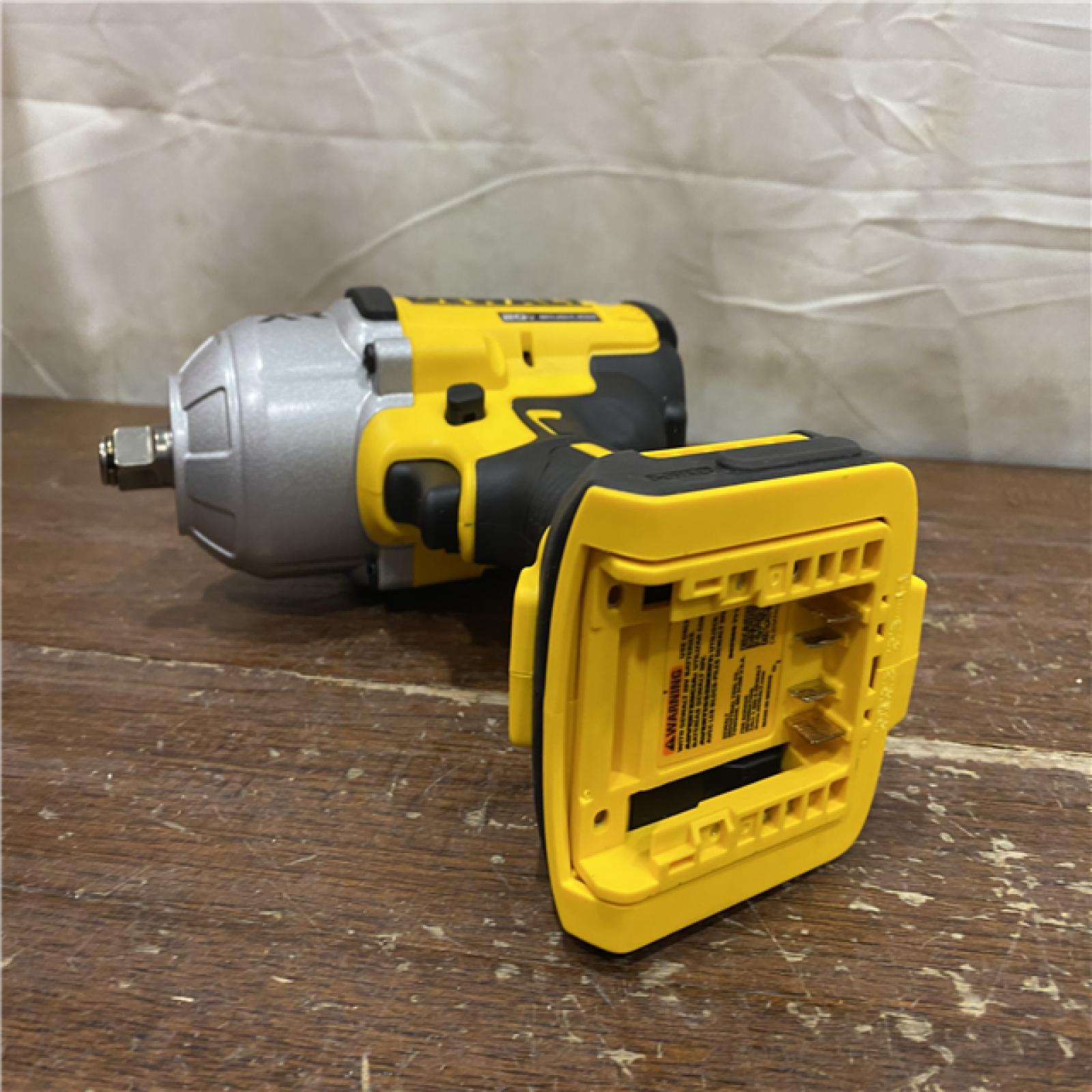 AS-IS Dewalt 20V MAX Lithium-Ion Cordless 1/2 in. Impact Wrench Kit