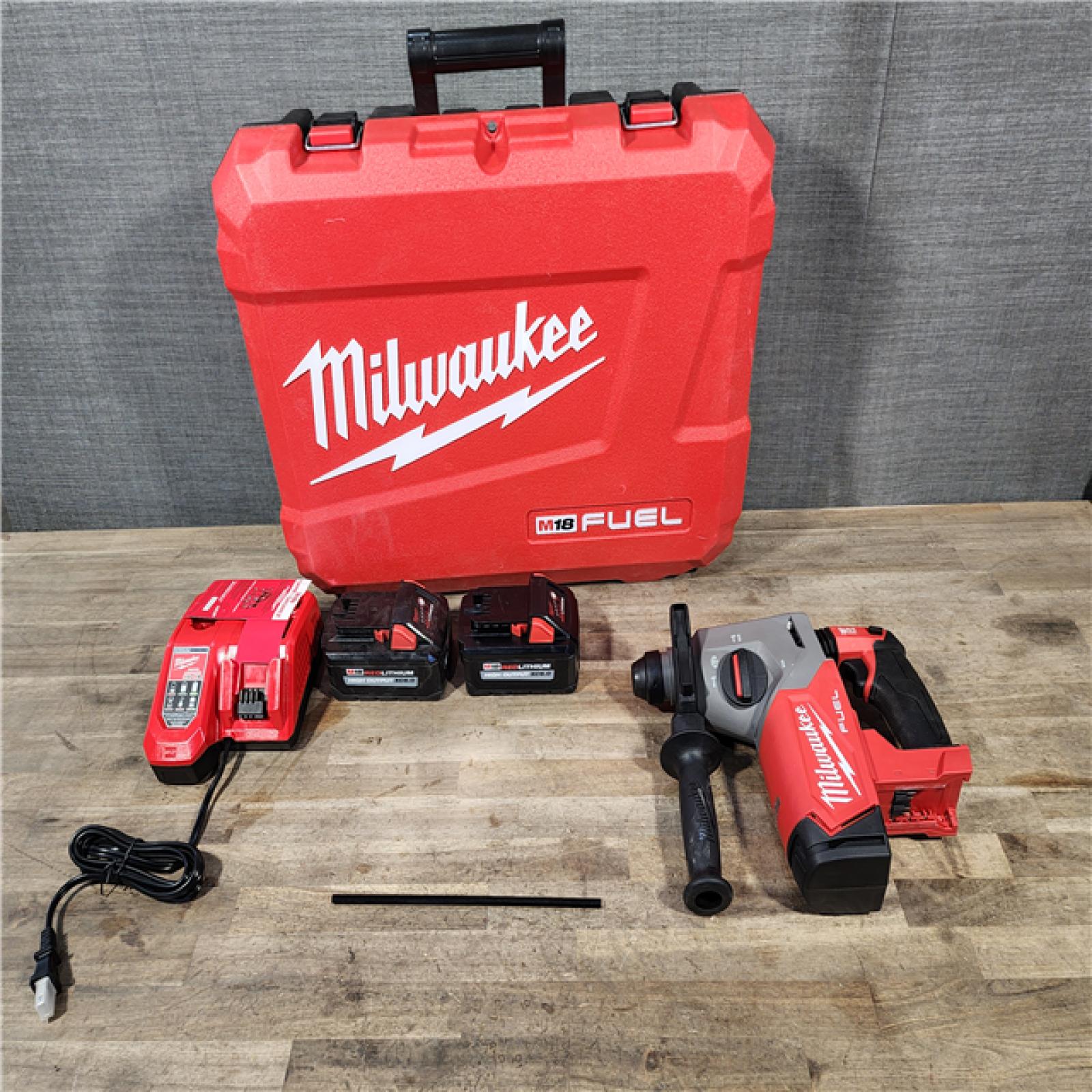 HOUSTON LOCATION - AS-IS Milwaukee 2912-22 M18 Fuel 18V 1 SDS Plus Rotary Hammer with Battery & Charger