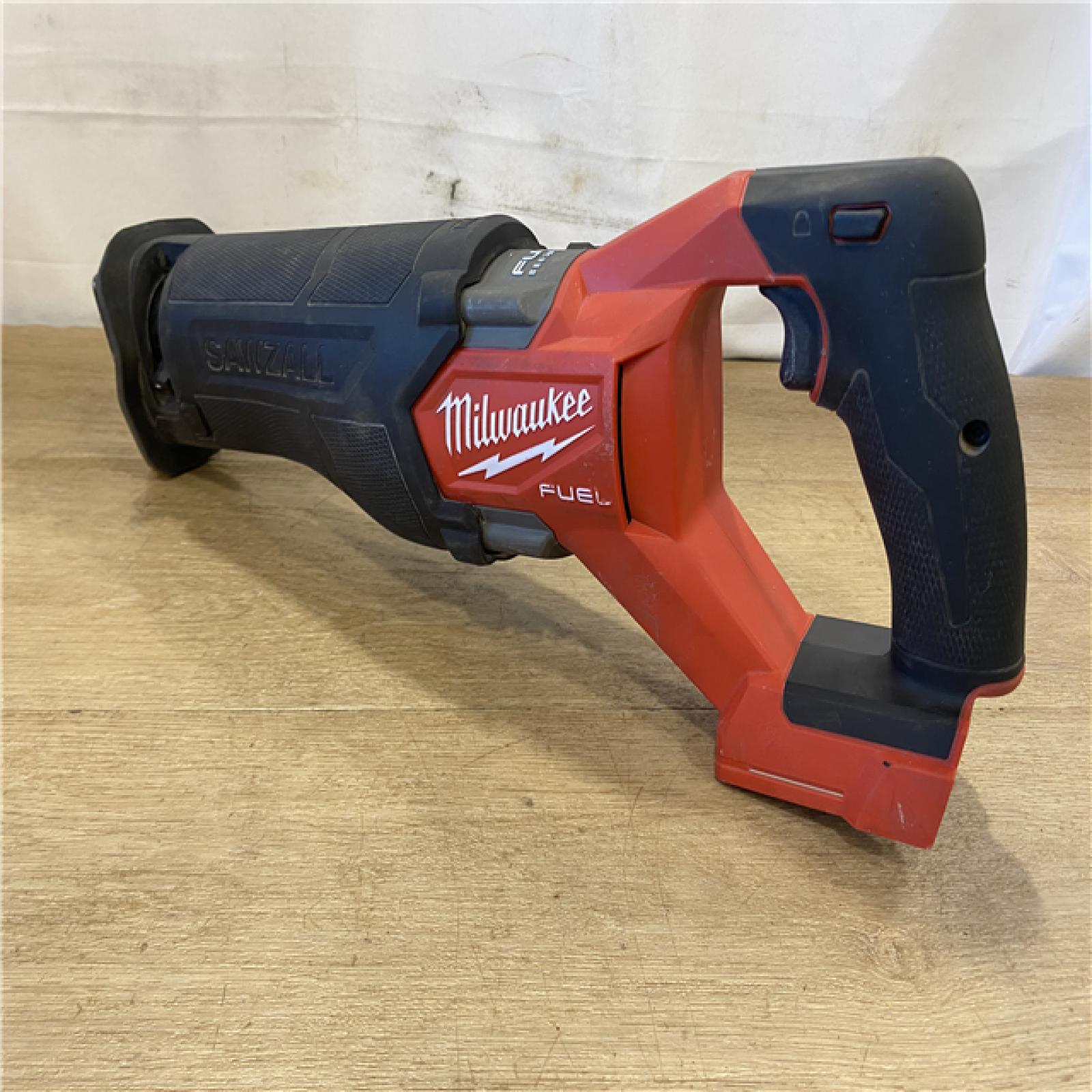 AS-IS Milwaukee FUEL GEN-2 18V Lithium-Ion Brushless Cordless SAWZALL Reciprocating Saw (Tool-Only)