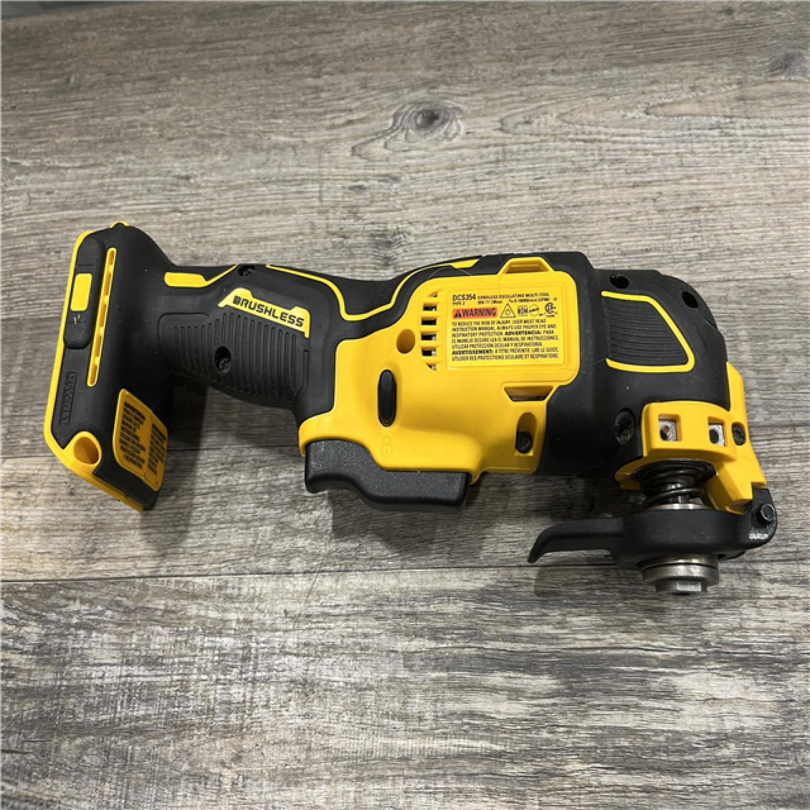 AS-IS DEWALT ATOMIC 20V MAX Cordless Brushless Oscillating Multi Tool Kit