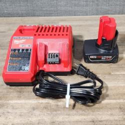 HOUSTON LOCATION - AS-IS Milwaukee Green 125 Ft. Cross Line and Plumb Points Laser Level Kit