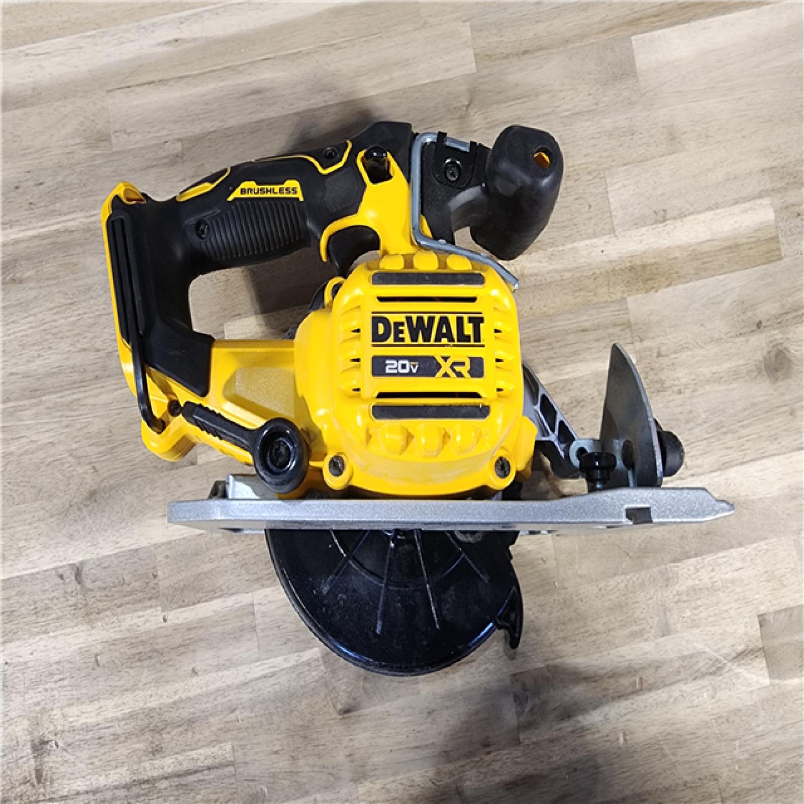 HOUSTON LOCATION - AS-IS DeWALT DCS565B 20V Max Brushless 6.5   Cordless Circular Saw