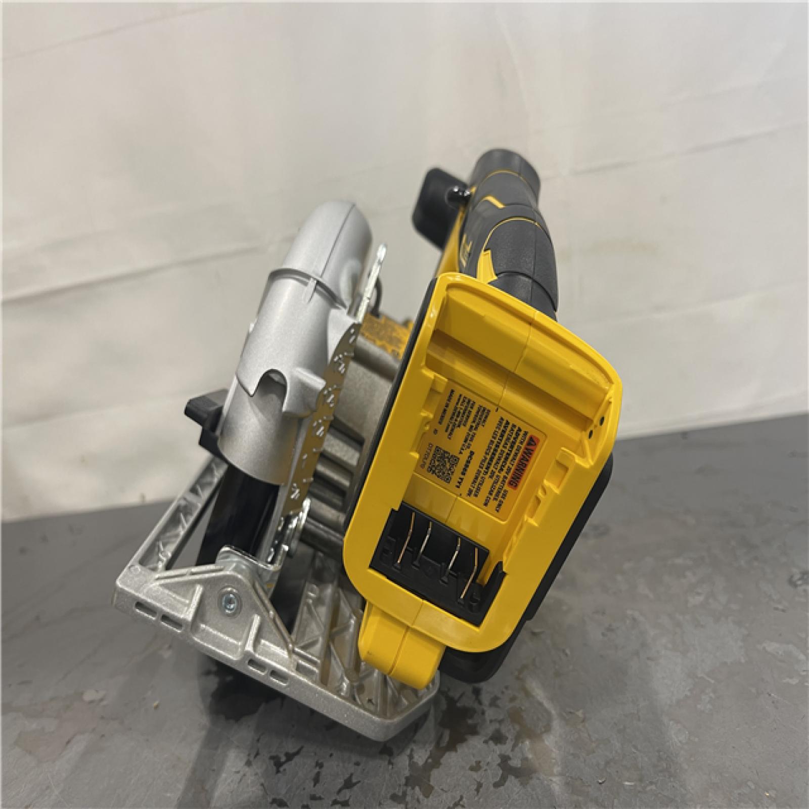 AS-IS- DeWALT DCS565B 20V Max Brushless 6.5 Cordless Circular Saw (TOOL ONLY)