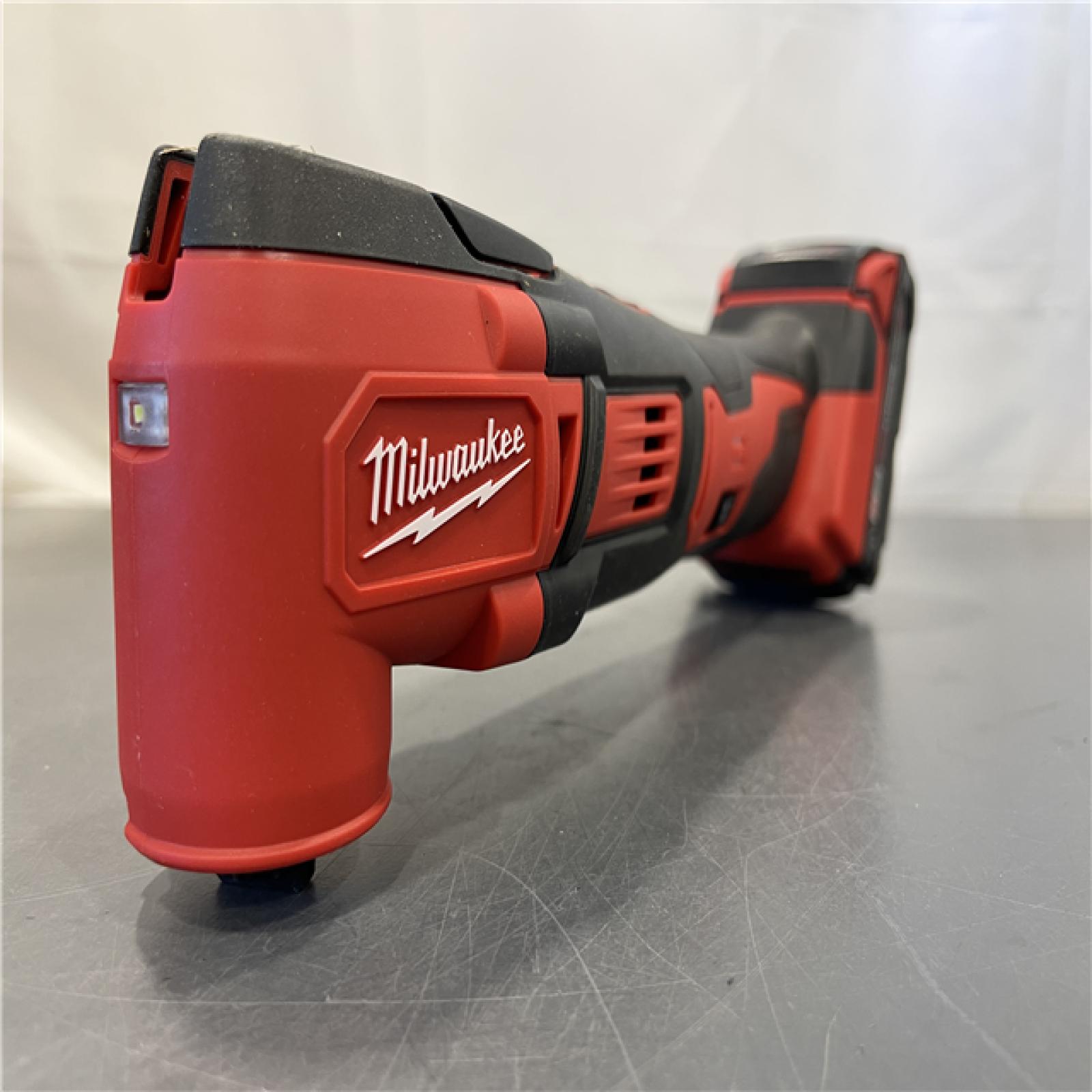 AS-IS - Milwaukee M18 18-Volt Lithium-Ion Cordless Oscillating Multi-Tool Kit