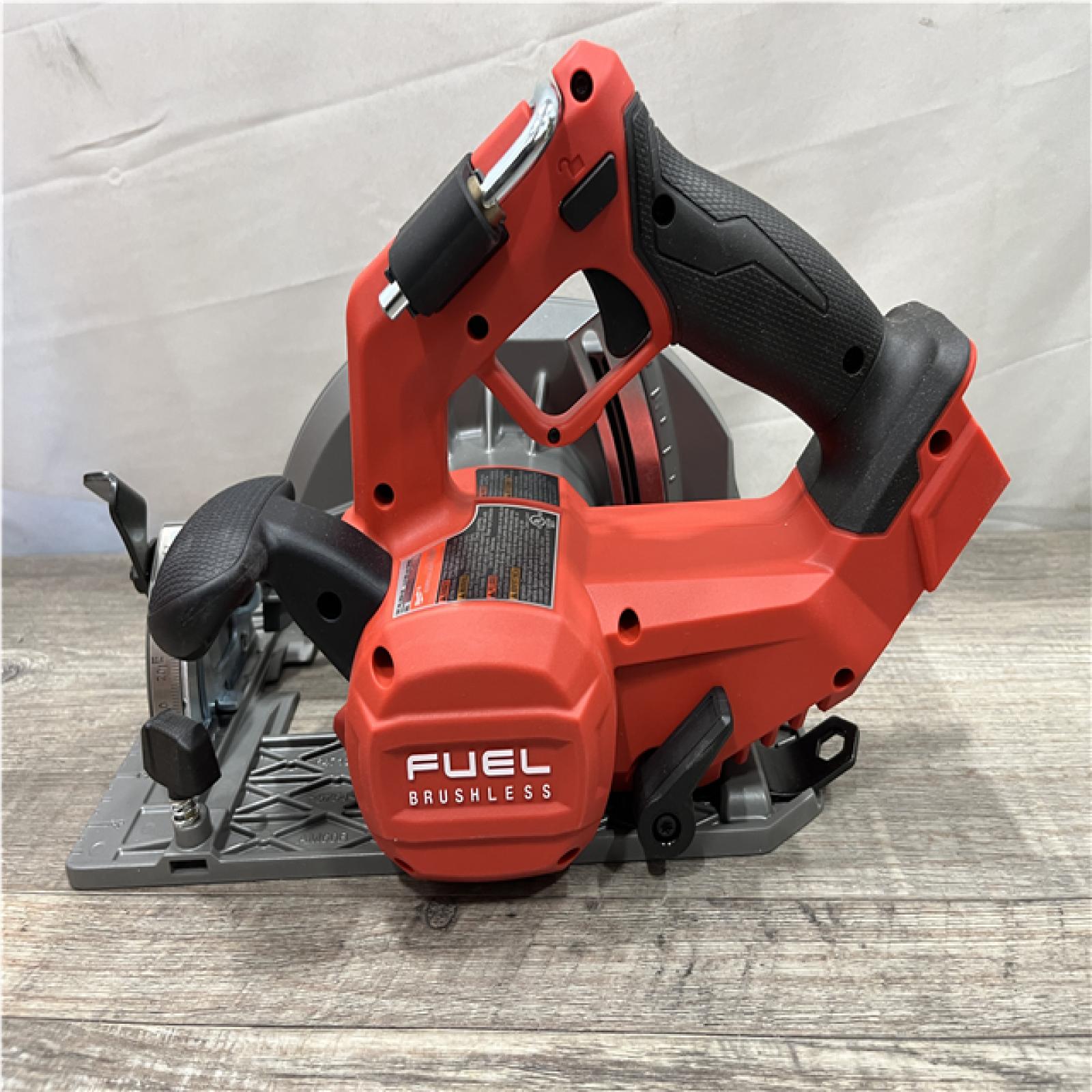 AS-IS Milwaukee FUEL 18V Lithium-Ion Brushless Cordless 7-1/4 in. Circular Saw (Tool-Only)
