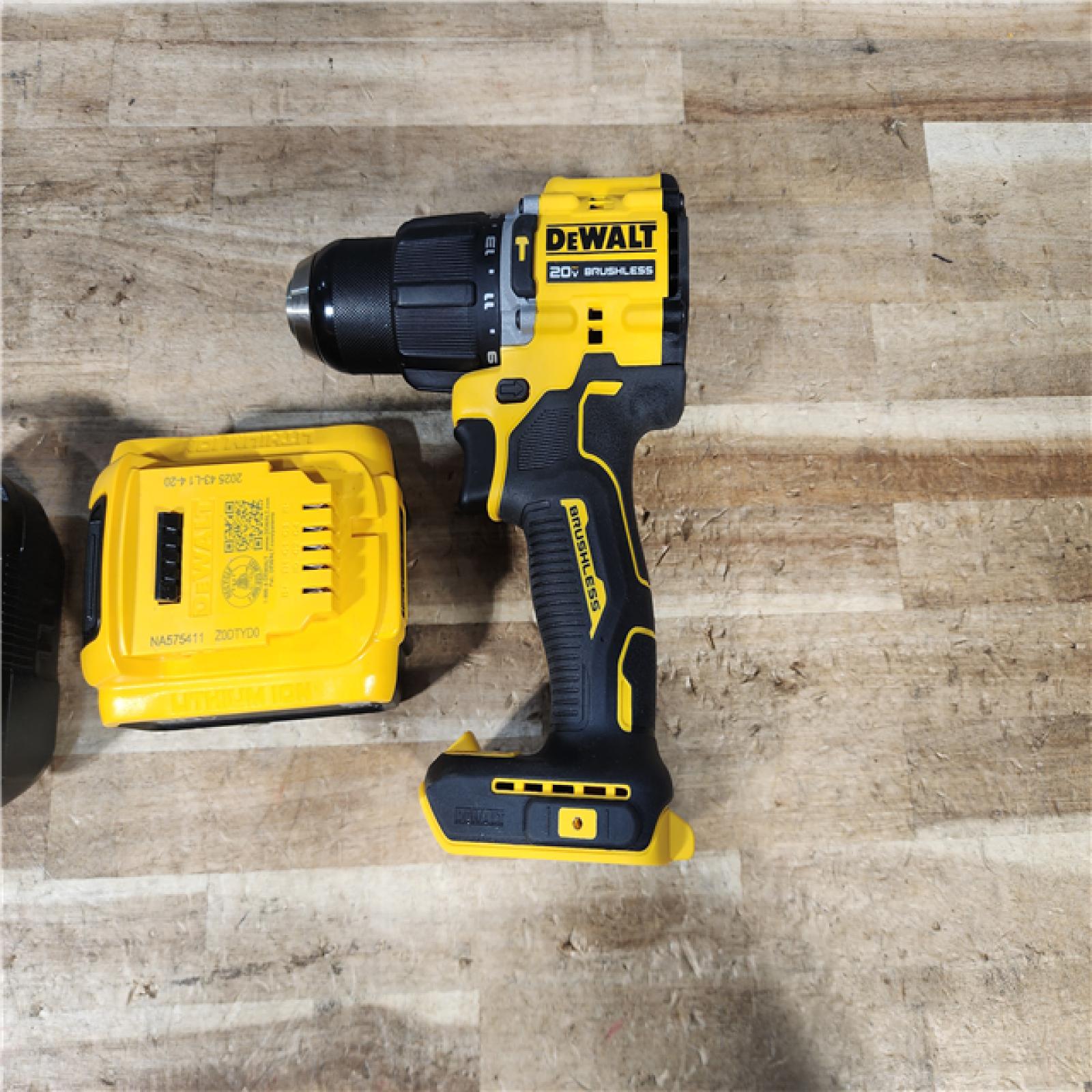 HOUSTON LOCATION - AS - IS DEWALT ATOMIC 20V Lithium-Ion Cordless 1/2 in. Hammer Drill Kit