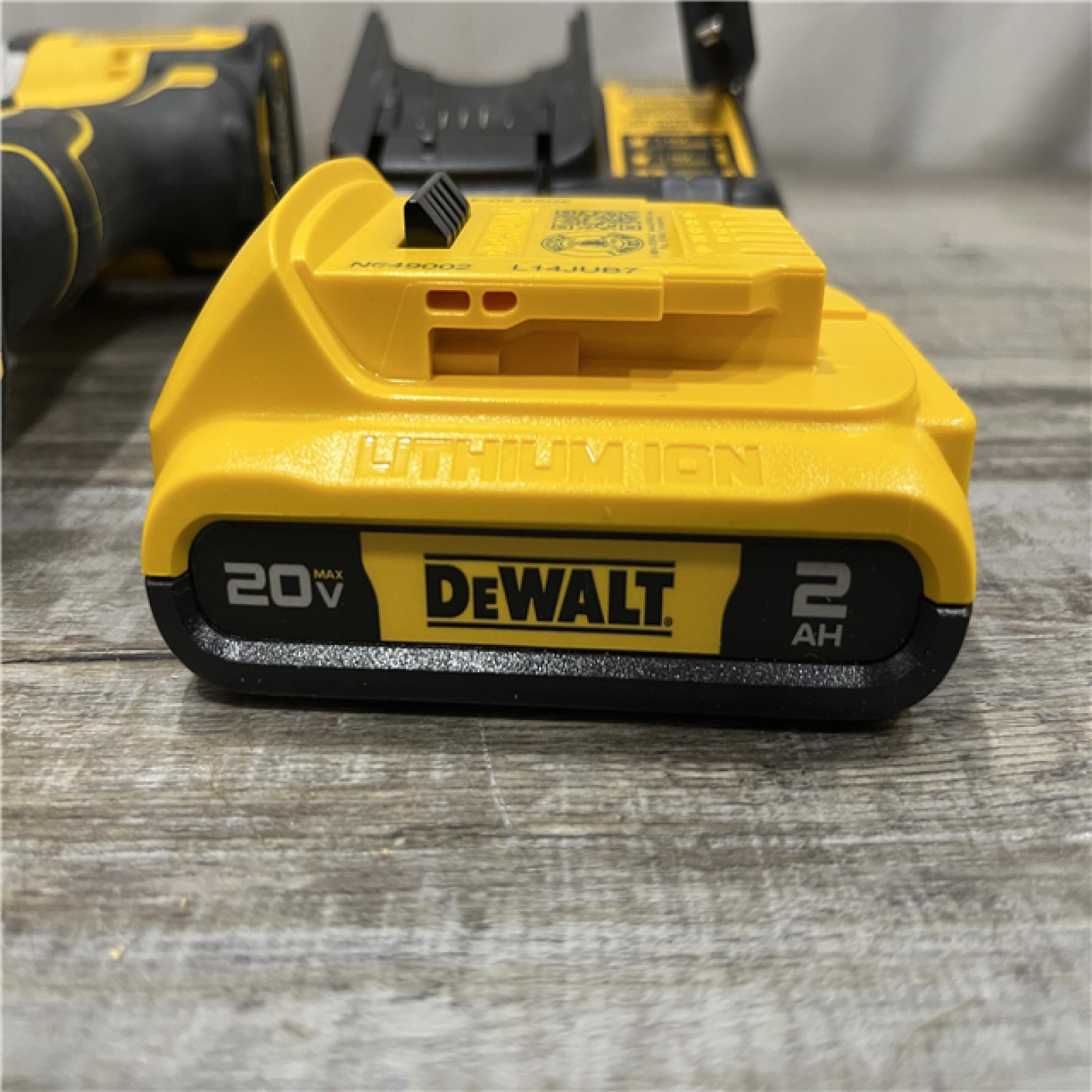 AS-IS DEWALT Atomic 20V Max Lithium-Ion Brushless Cordless Compact 1/4 in. Impact Driver Kit
