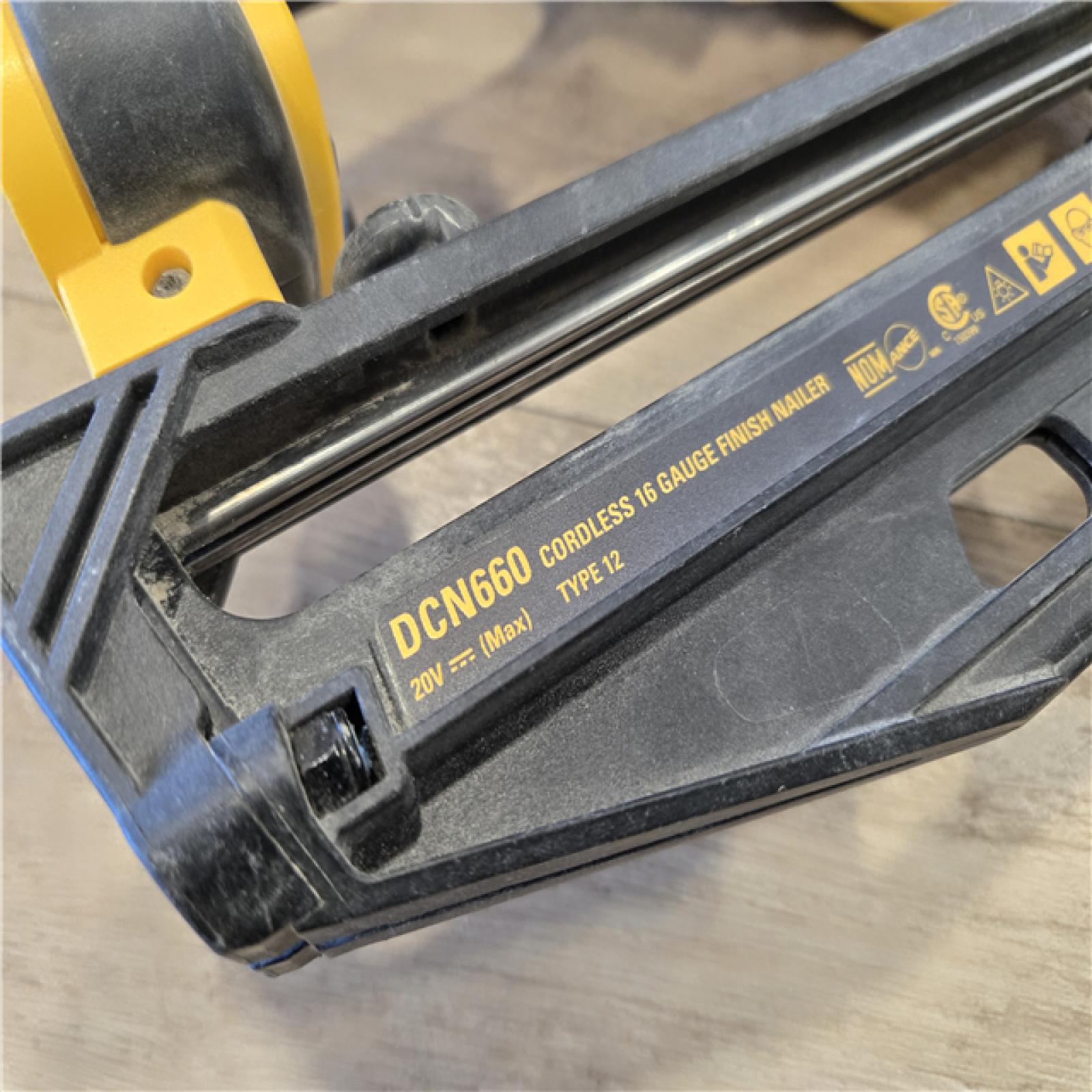 AS-IS DEWALT 20V MAX XR 16-Gauge Electric Cordless Angled Finishing Nailer Kit