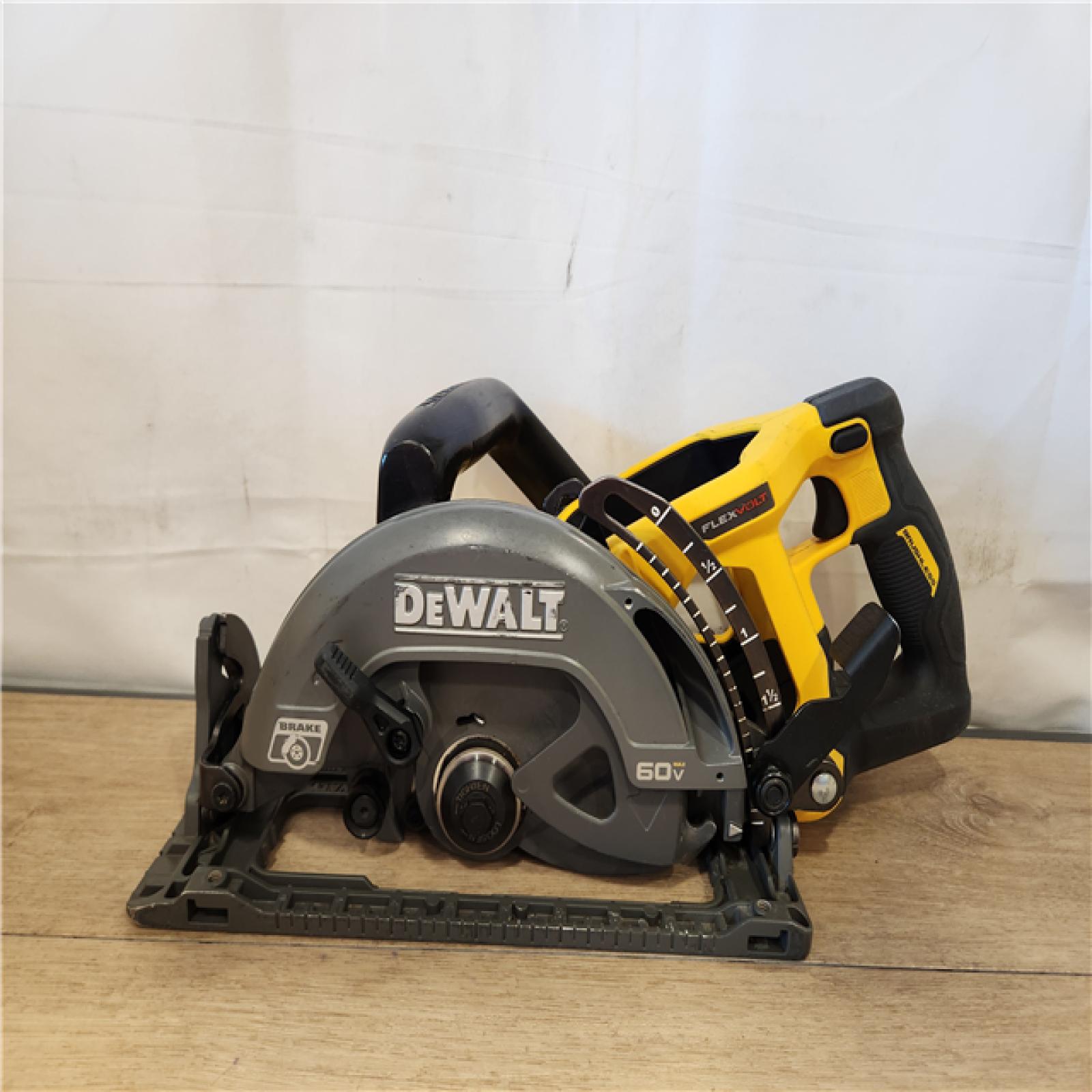 AS-IS- DEWALT FLEXVOLT 60V MAX Cordless Brushless 7-1/4 in. Wormdrive Style Circular Saw (Tool Only)