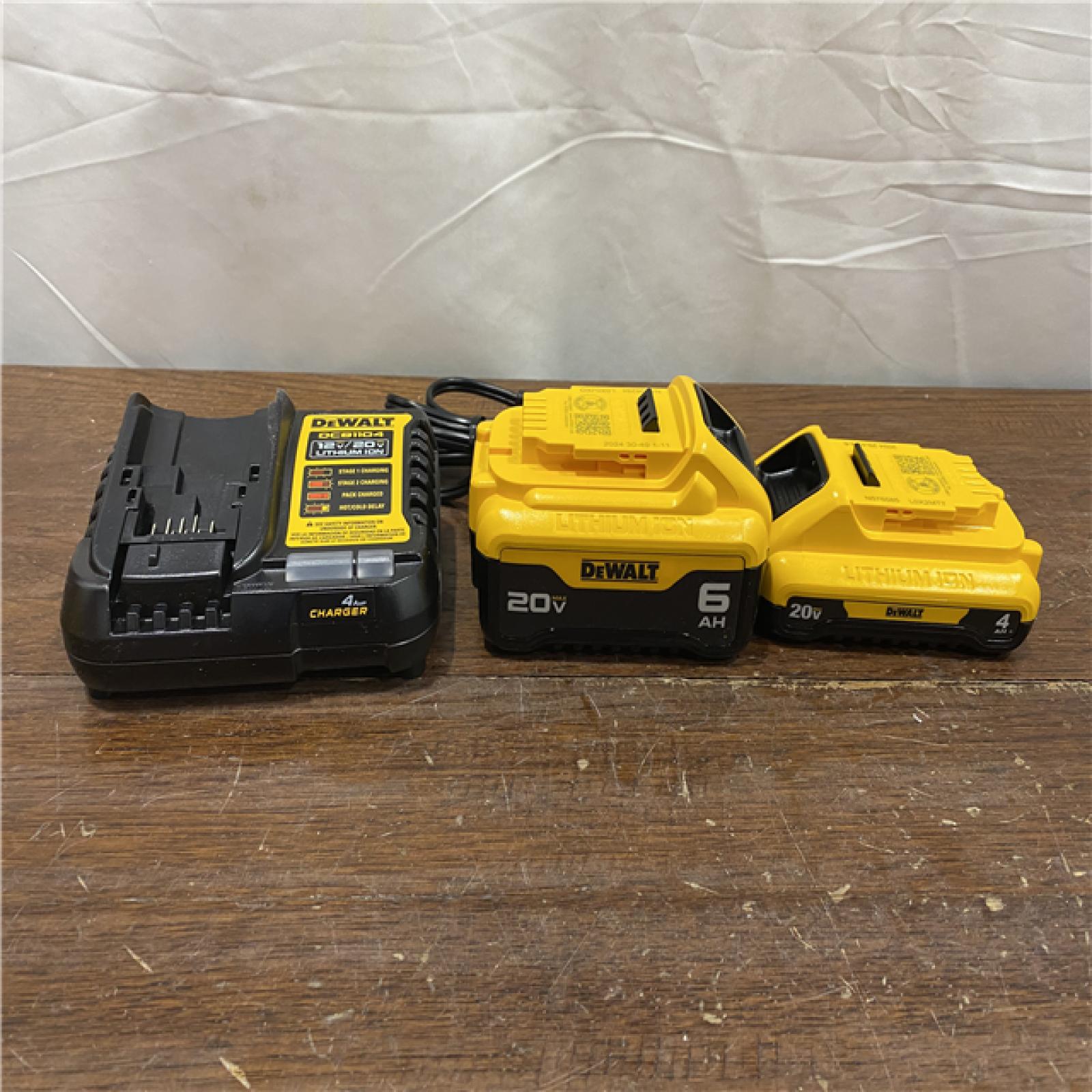 AS-IS DEWALT 20V MAX Lithium-Ion 6.0Ah and 4.0Ah Battery and Charger Starter Kit