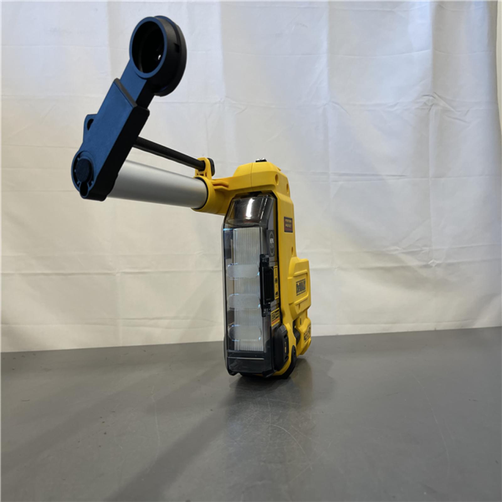 AS-IS - DeWalt Multi-Surface Dust Extractor