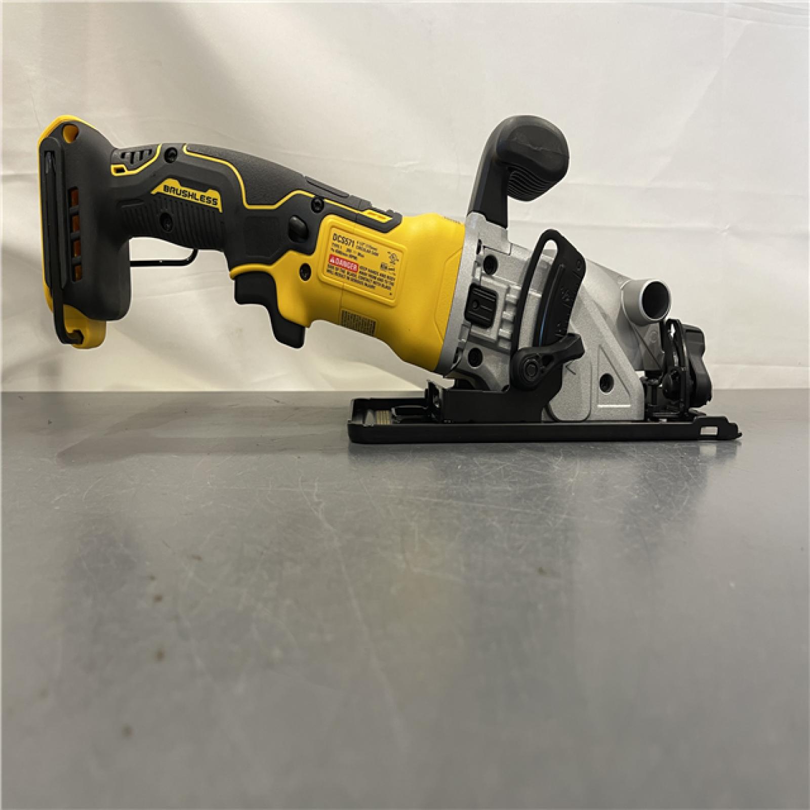 AS-IS - DEWALT ATOMIC 20V MAX Cordless Brushless 4-1/2 in. Circular Saw (Tool Only)