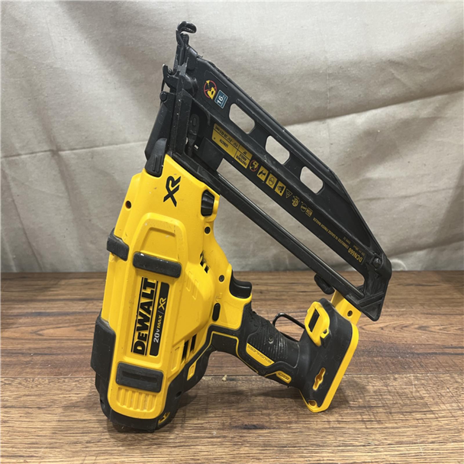 AS-IS DeWalt DCN660D1 20V 16 Gauge Cordless Angled Finish Nailer Kit W/ 2Ah Battery