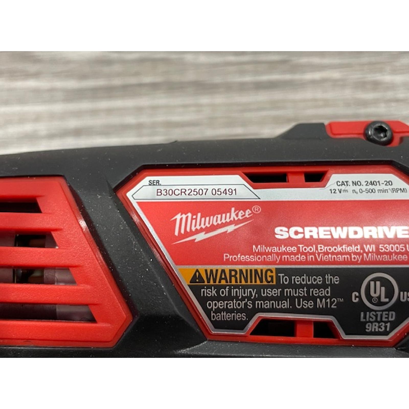AS-IS Milwaukee 12V Lithium-Ion Cordless 1/4 in. Hex Screwdriver Kit