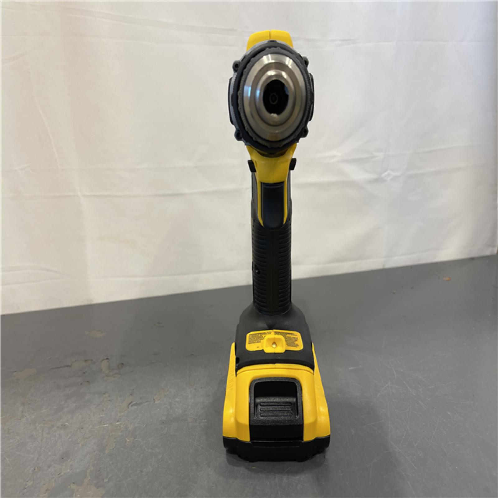 AS-IS - DEWALT ATOMIC COMPACT SERIES 20V MAX* Brushless Cordless 1/2 Drill/Driver Kit