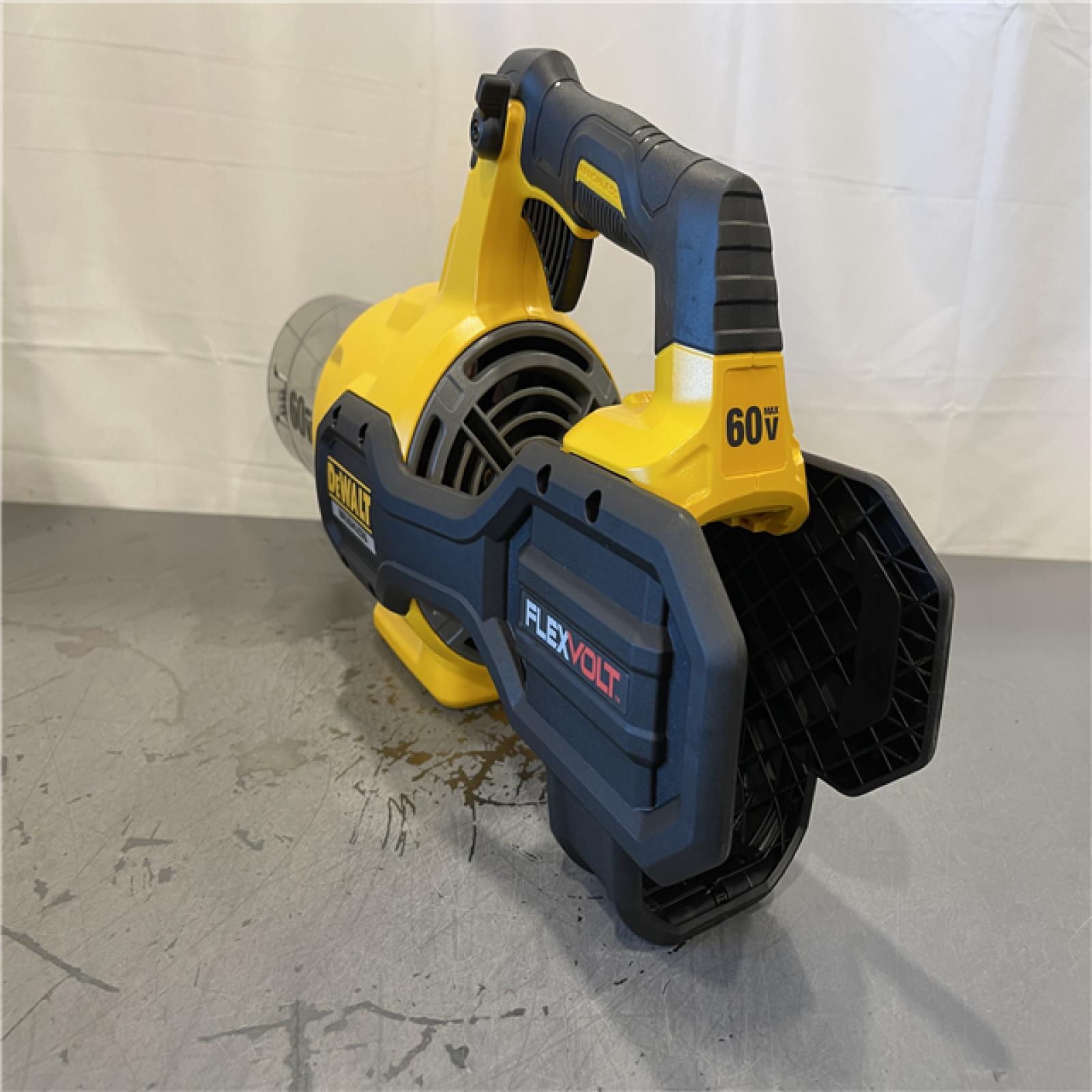 AS-IS - DEWALT FLEXVOLT 60V MAX 125 MPH 600 CFM Brushless Cordless Battery Powered Blower Kit