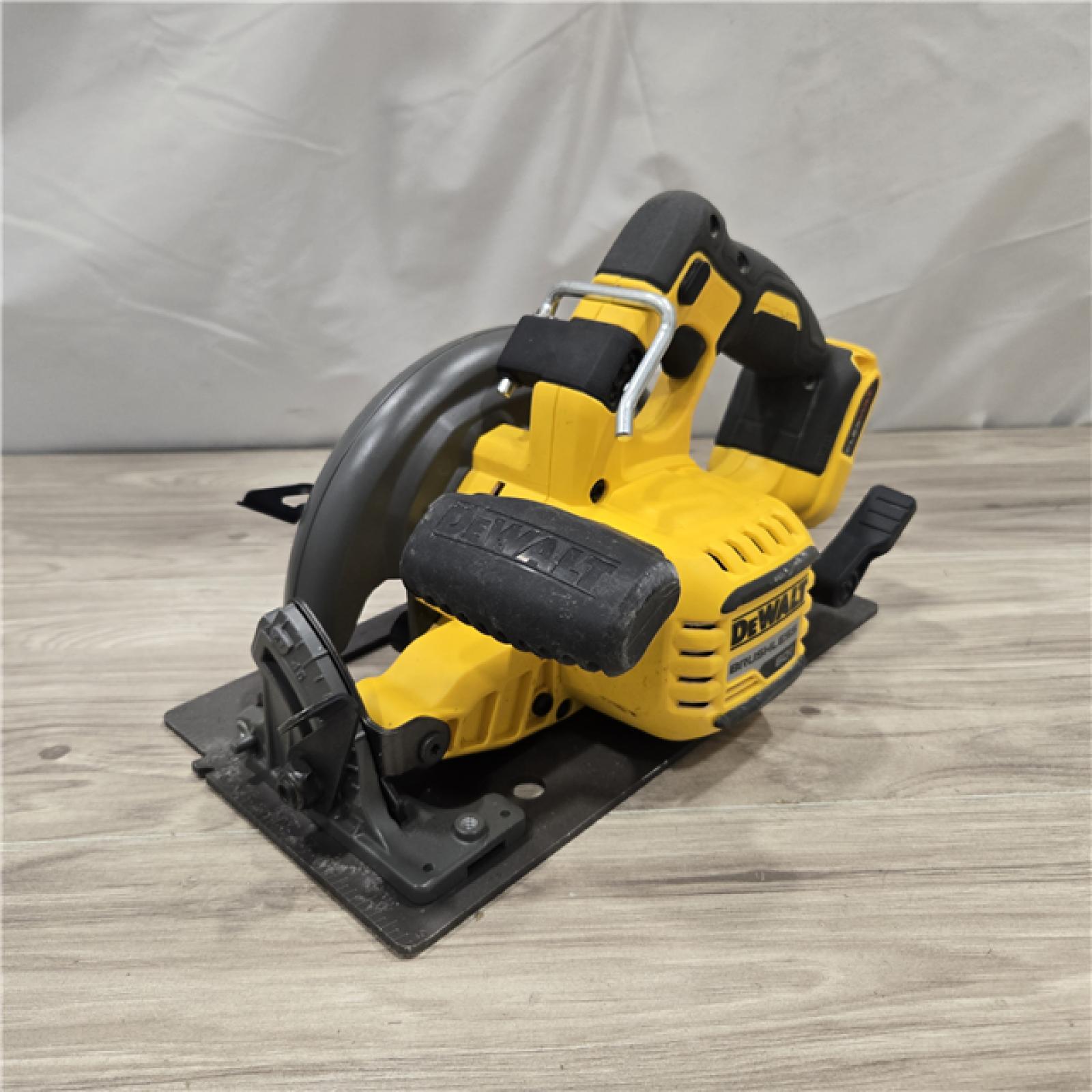 AS-IS DeWALT Flexvolt Max 7-1/4 60V Circular Saw (Tool Only)