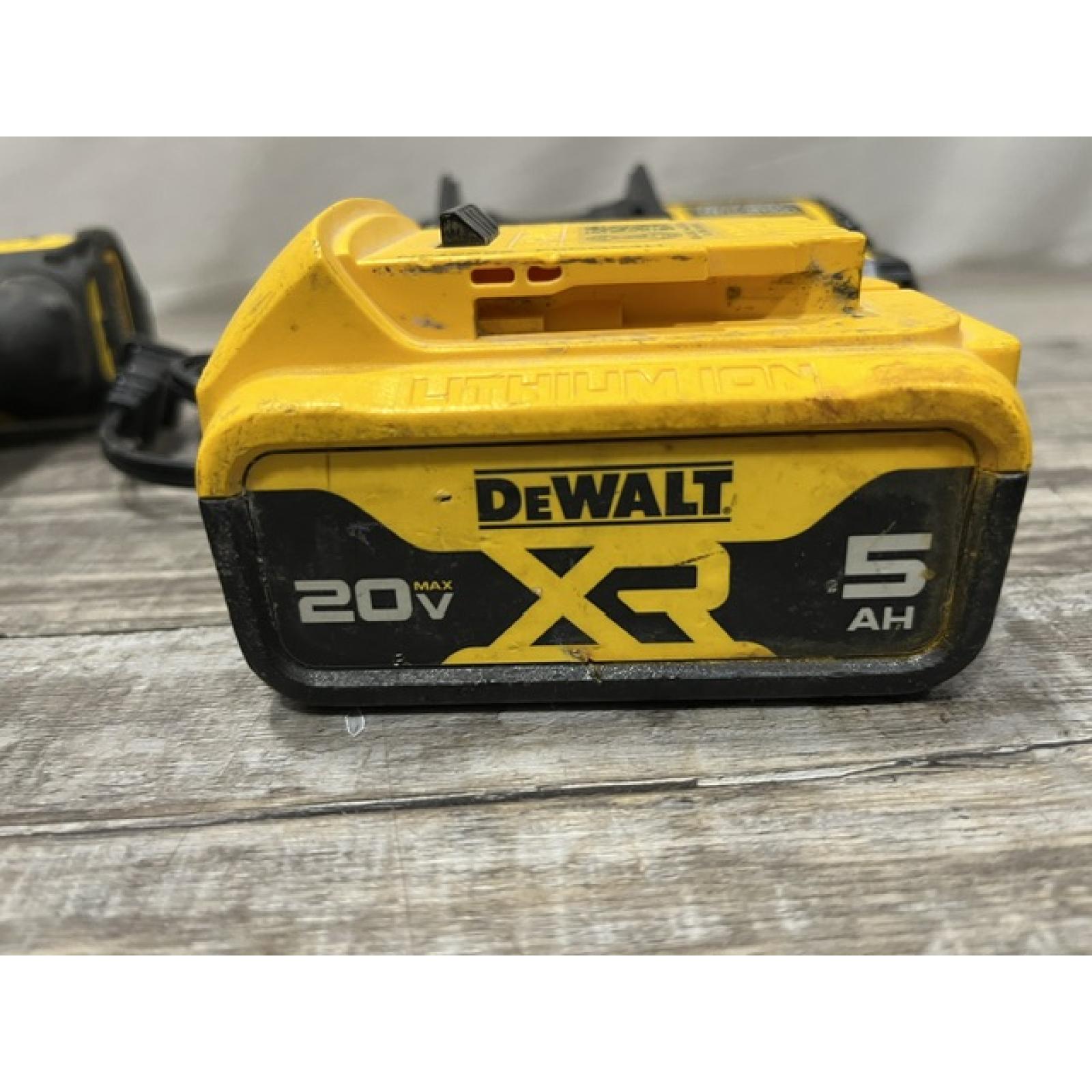AS-IS DEWALT 20-Volt Maximum XR Lithium-Ion Cordless Brushless 1/4 in. 3-Speed Impact Driver Kit