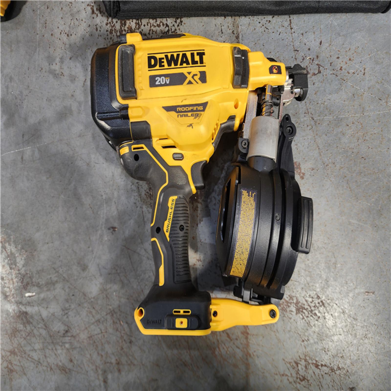 HOUSTON LOCATION - AS-IS DEWALT 2007898 Roofing Nailer Cordless