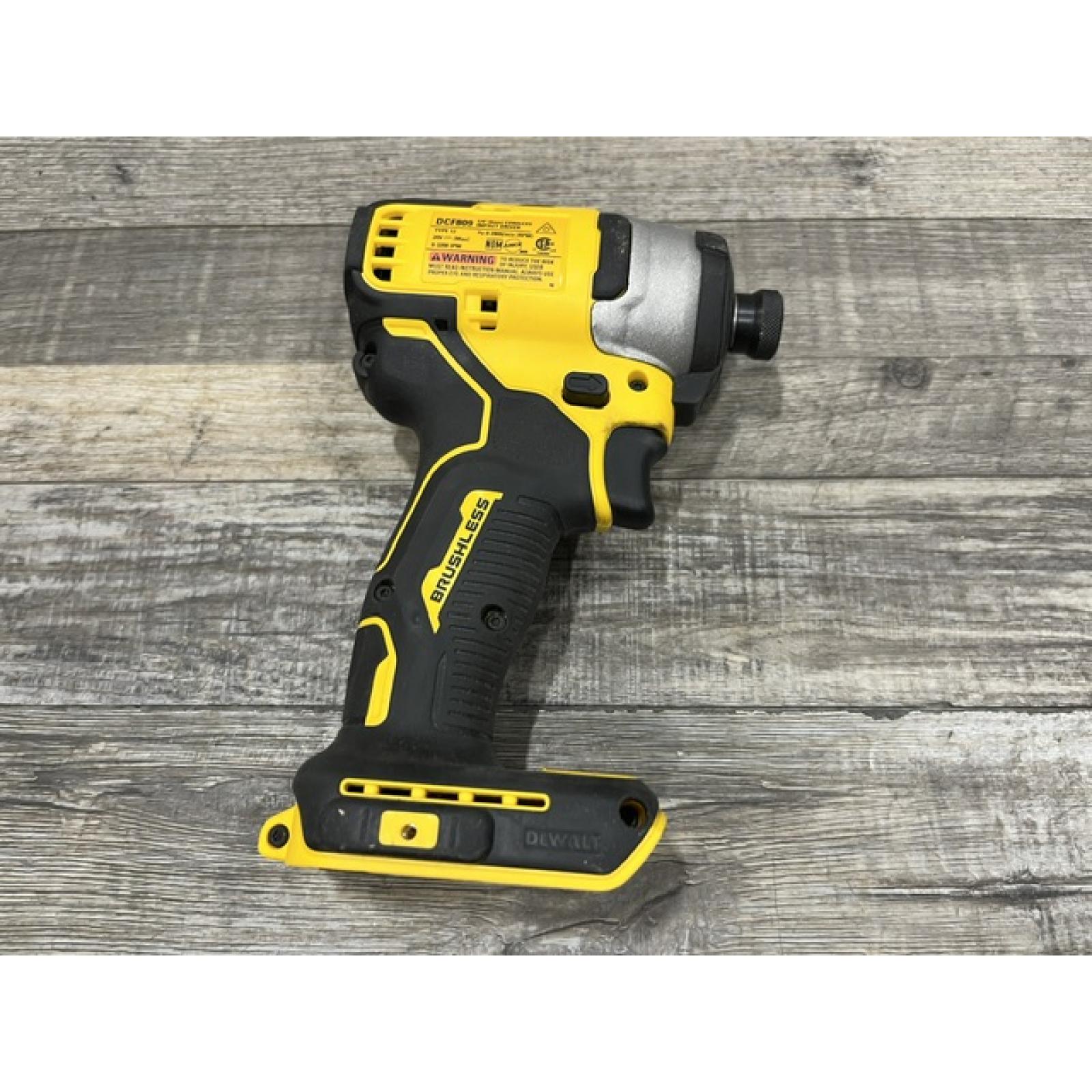 AS-IS DEWALT Atomic 20V Max Lithium-Ion Brushless Cordless Compact 1/4 in. Impact Driver Kit